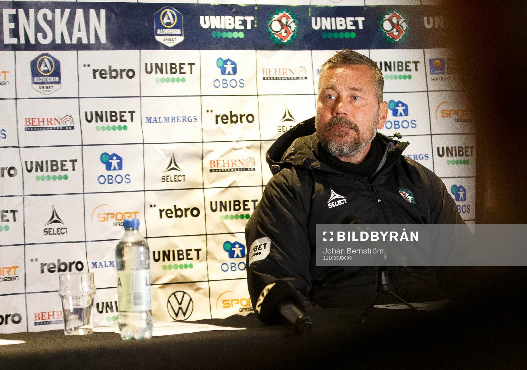Örebros tränare Marcus Lantz på presskonferensen