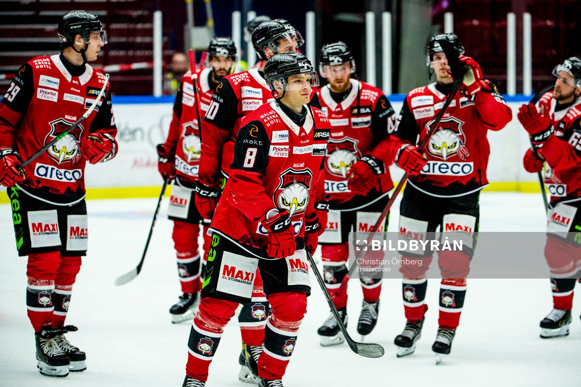 Malmö Redhawks Johan Olofsson deppar med lagkamraterna