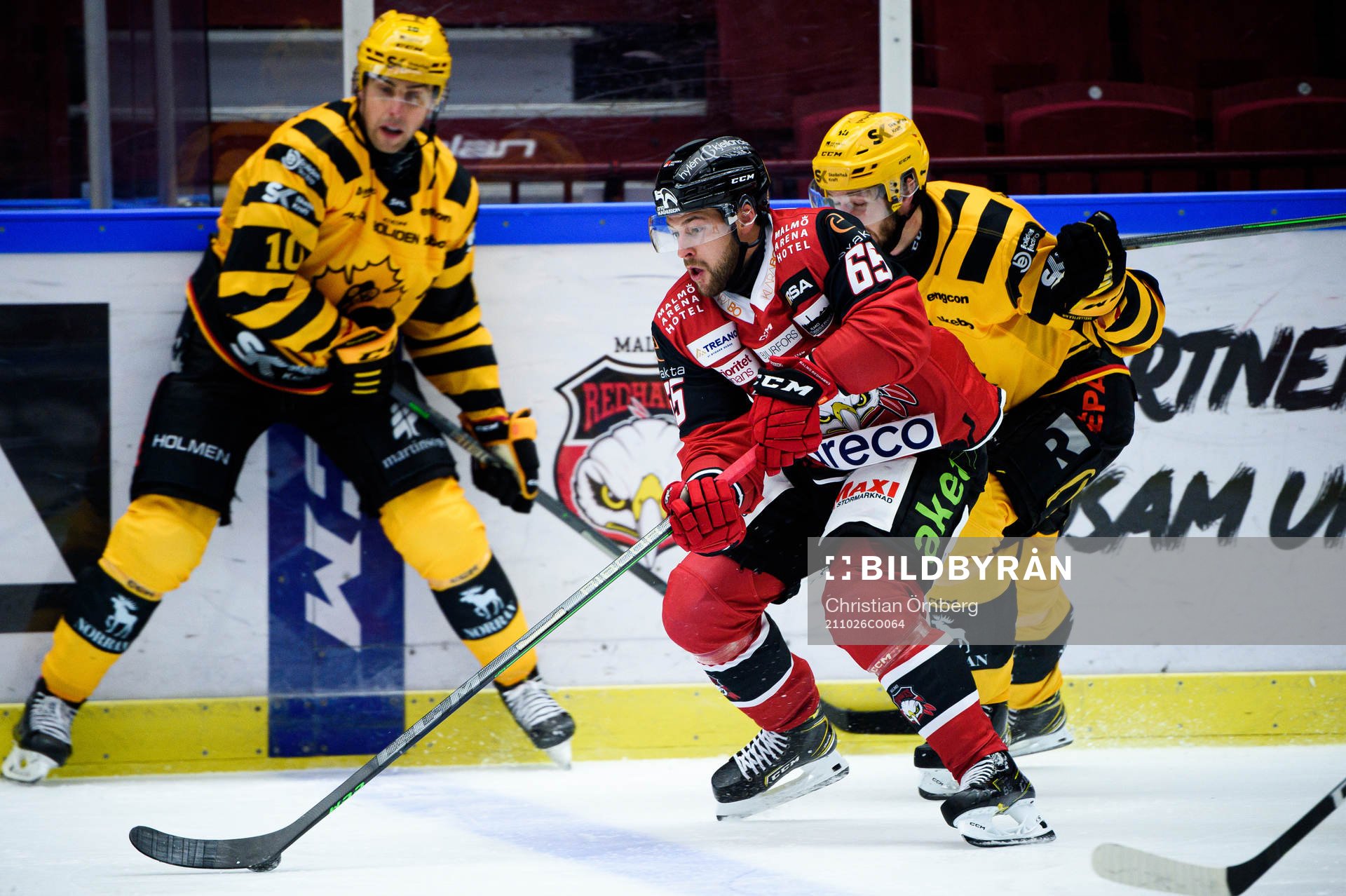 Malmö Redhawks Alexander Molldén i en kamp mot