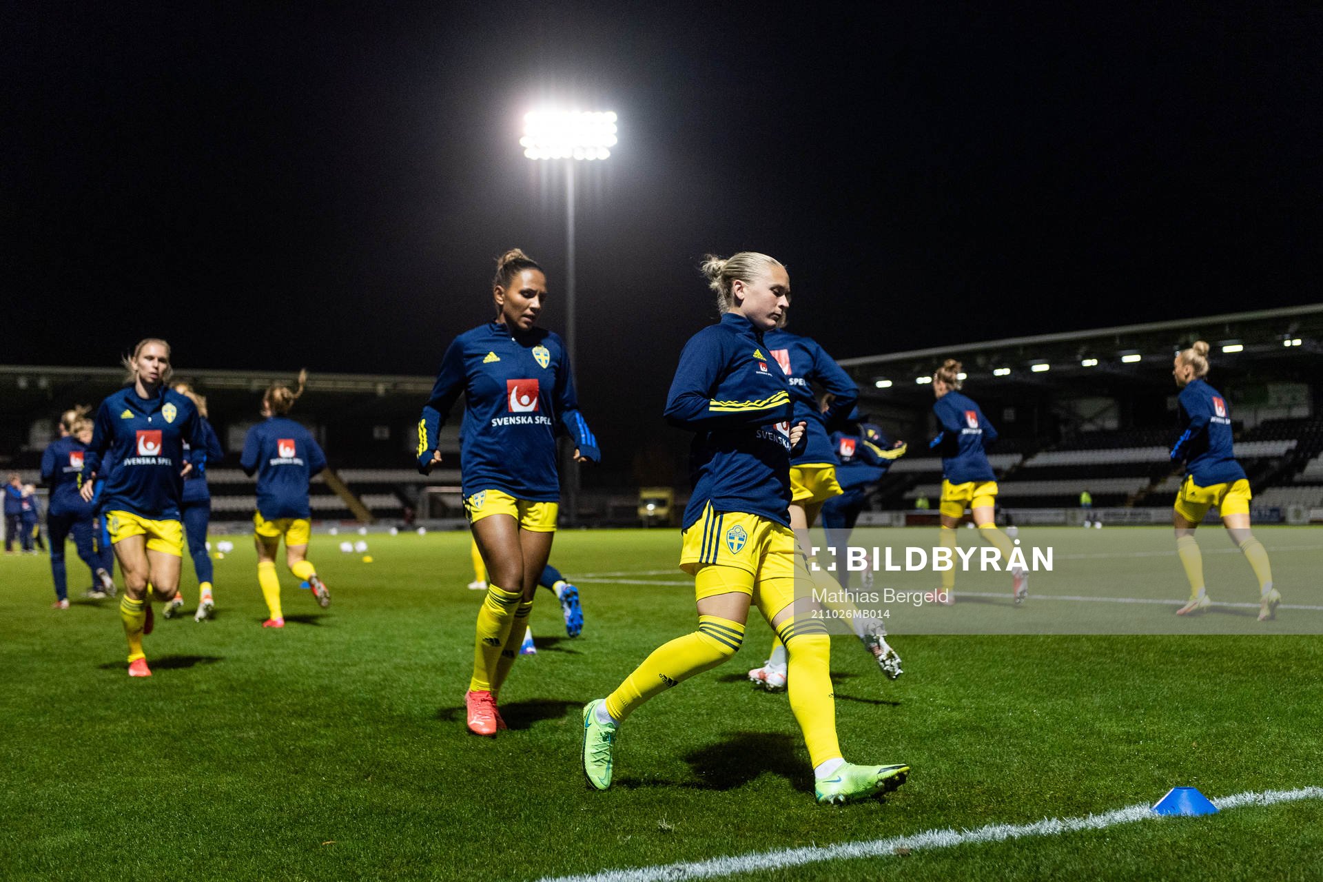 Madelen Janogy and Filippa Curmark of Sweden