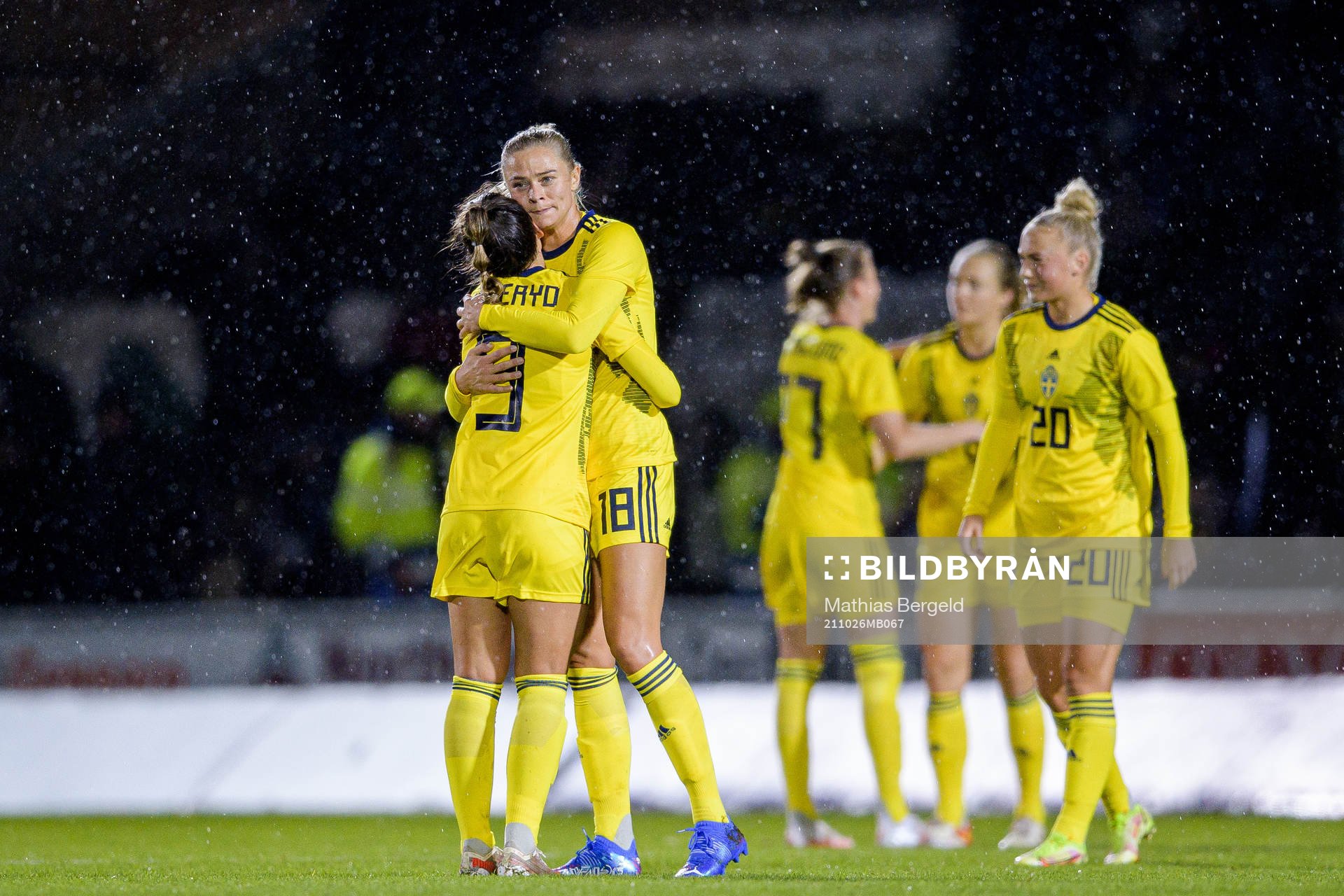 Johanna Rytting Kaneryd and Fridolina Rolfö of Sweden