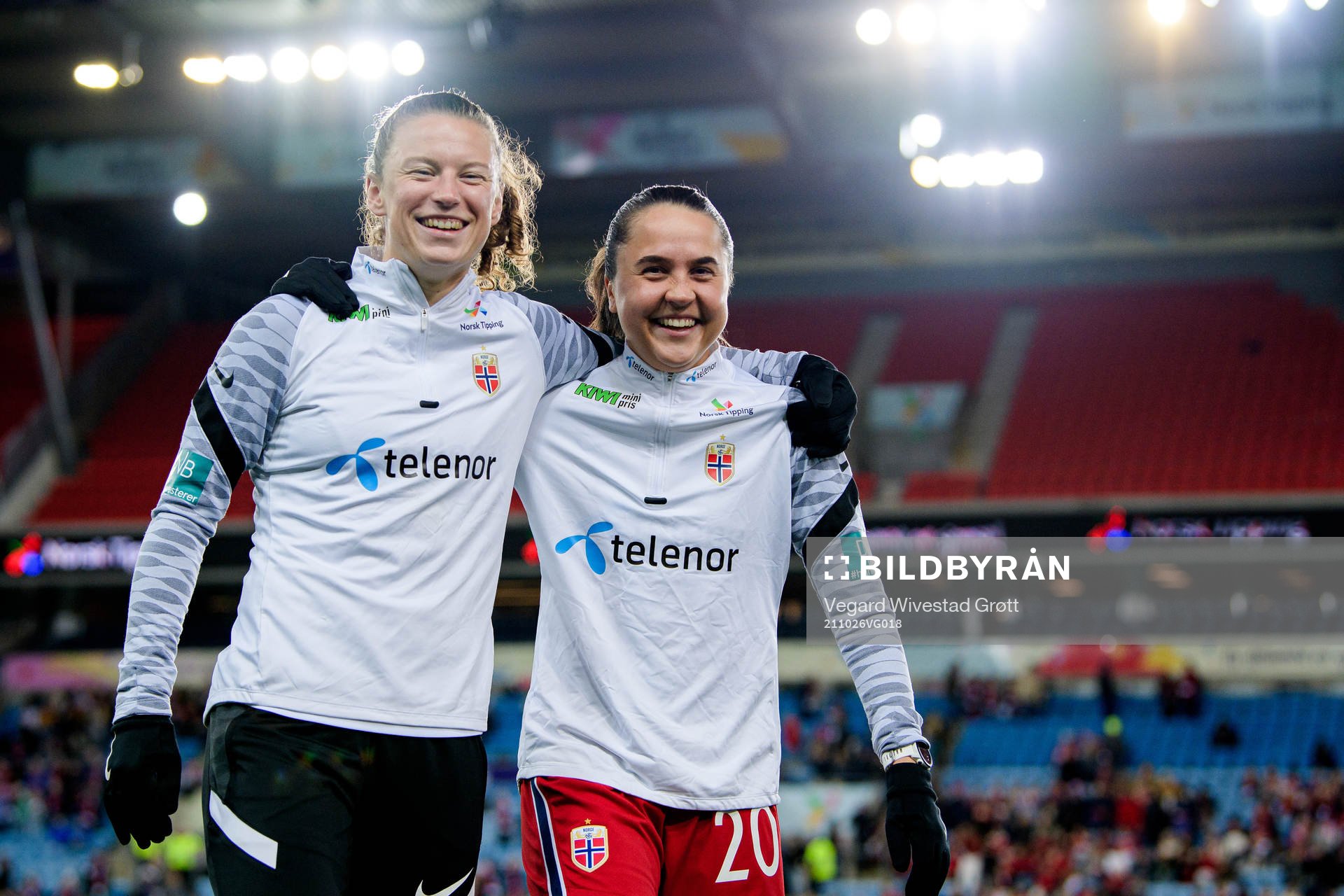 Synne Skinnes Hansen and Heidi Ellingsen of Norway