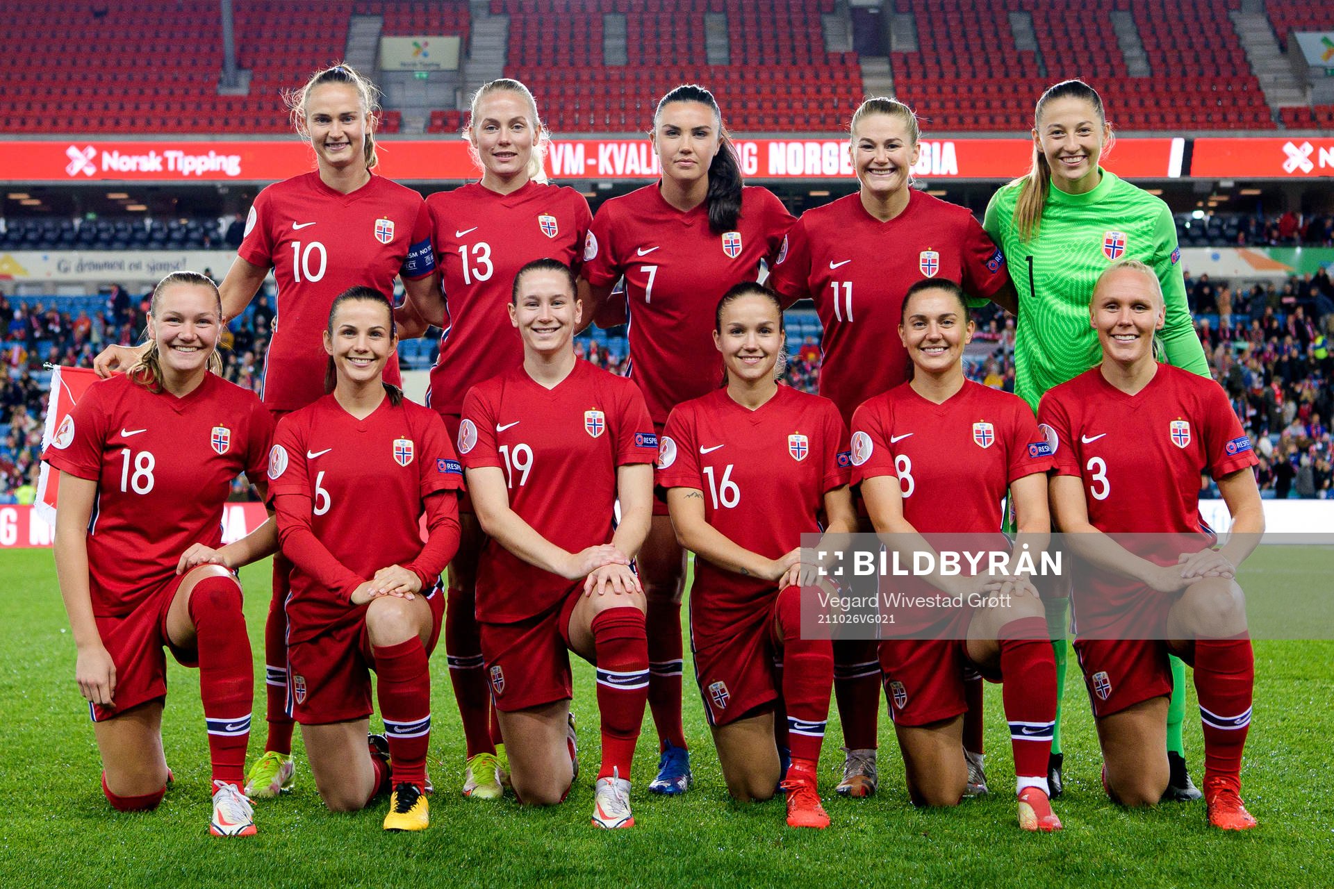 The starting eleven of Norway pose for a team photo