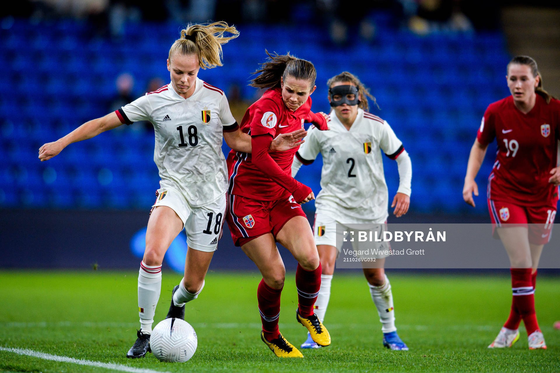 Sarah Wijnants of Belgium and Tuva Hansen of Norway