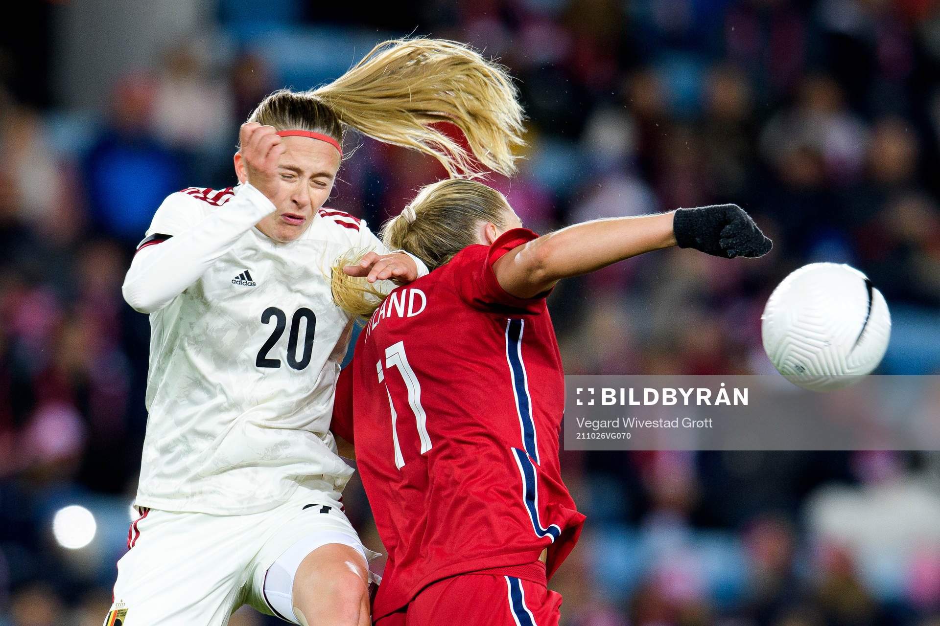Julie Biesmans of Belgium and Lisa-Marie Karlseng Utland of