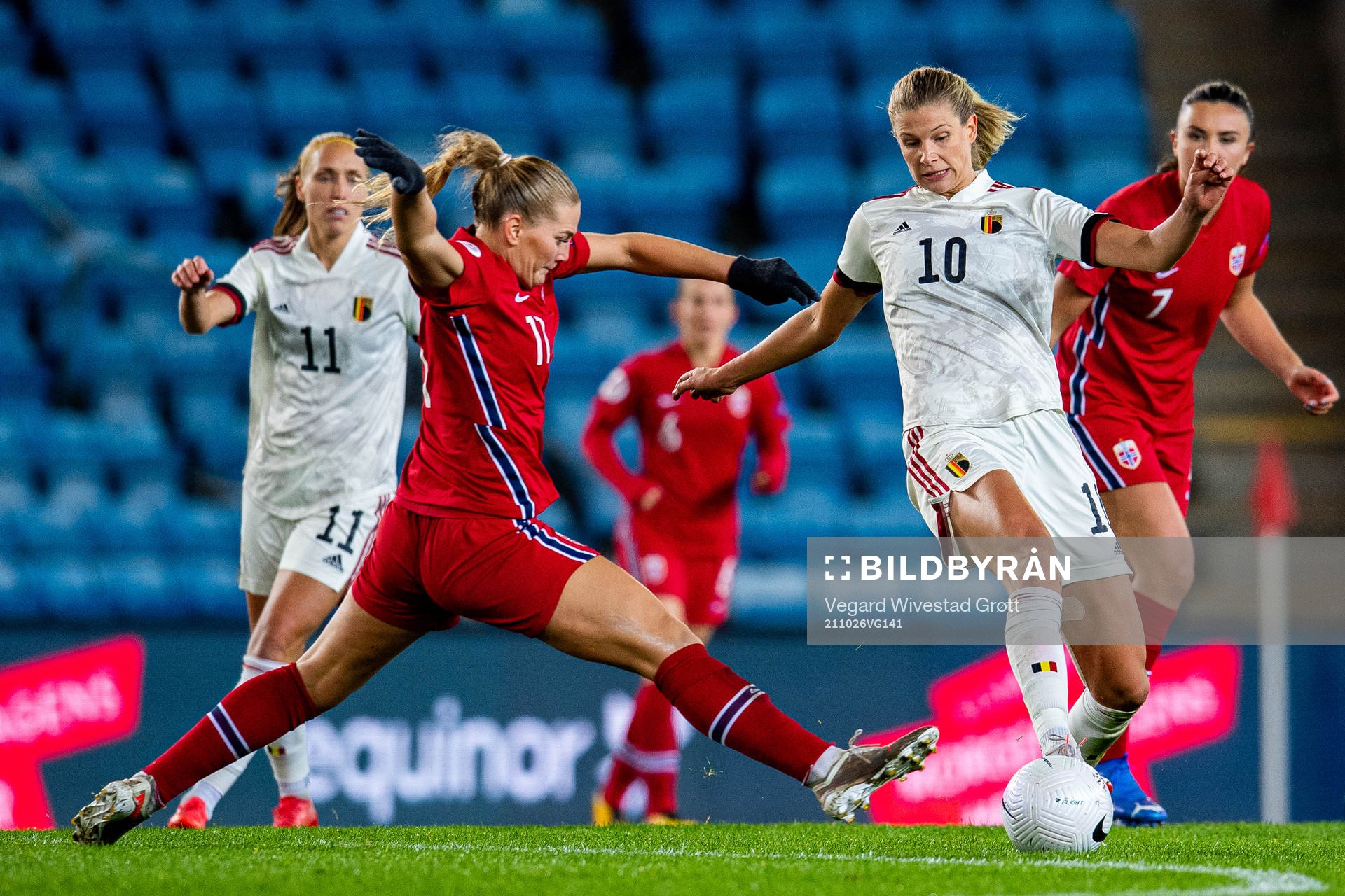 Lisa-Marie Karlseng Utland of Norway and Justine