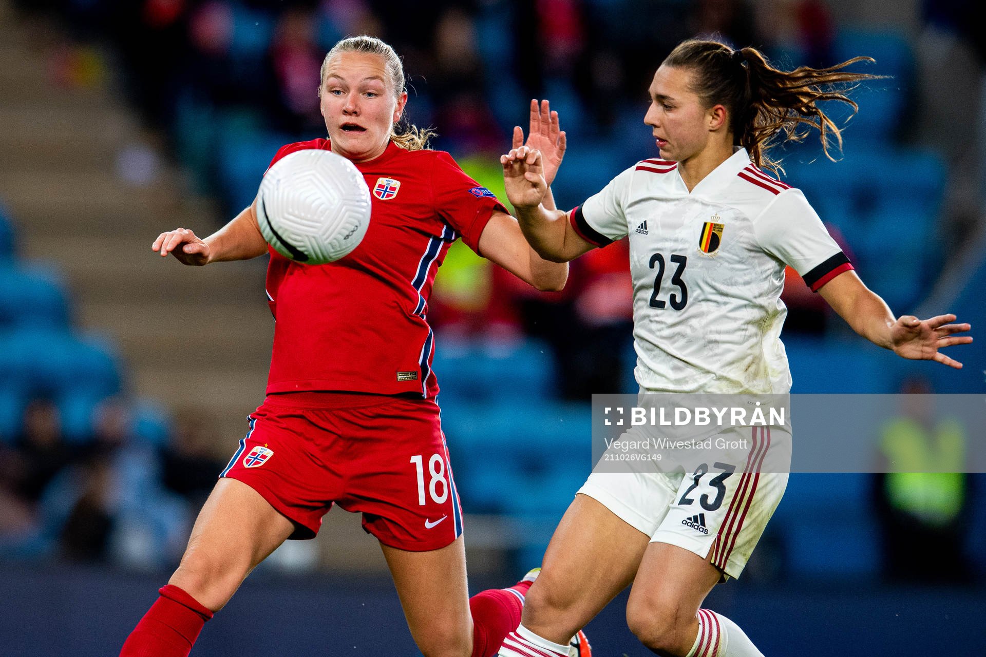 Frida Maanum of Norway and Jody Vangheluwe of Belgium