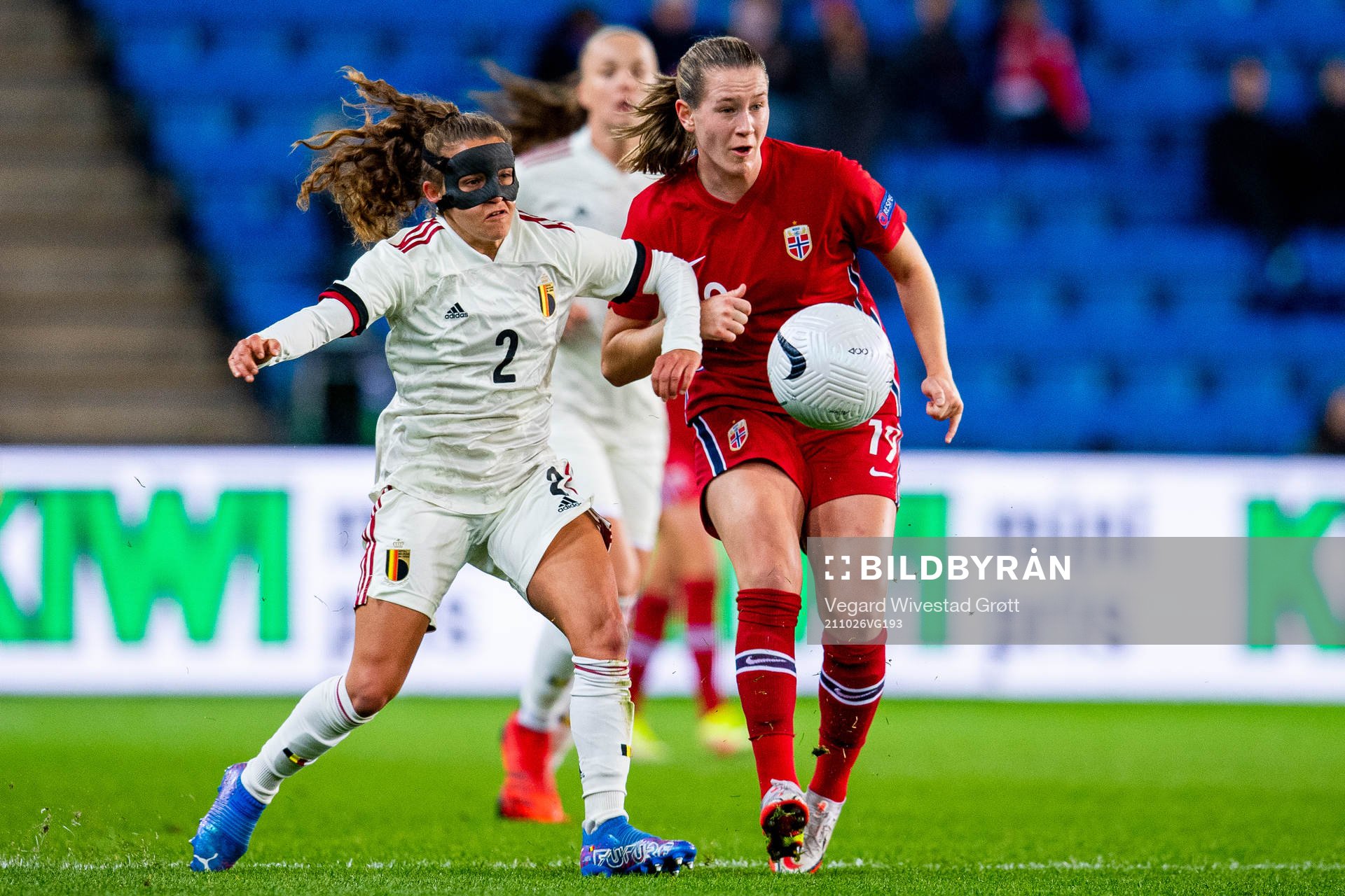 Davina Philtjens of Belgium and Elisabeth Terland of Norway