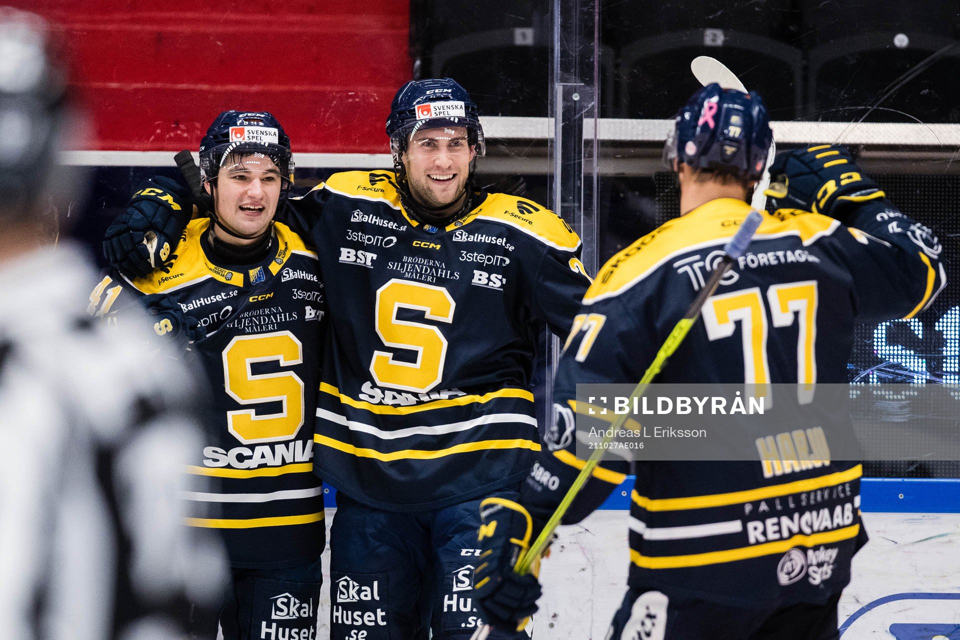 Södertäljes Colin Smith jublar