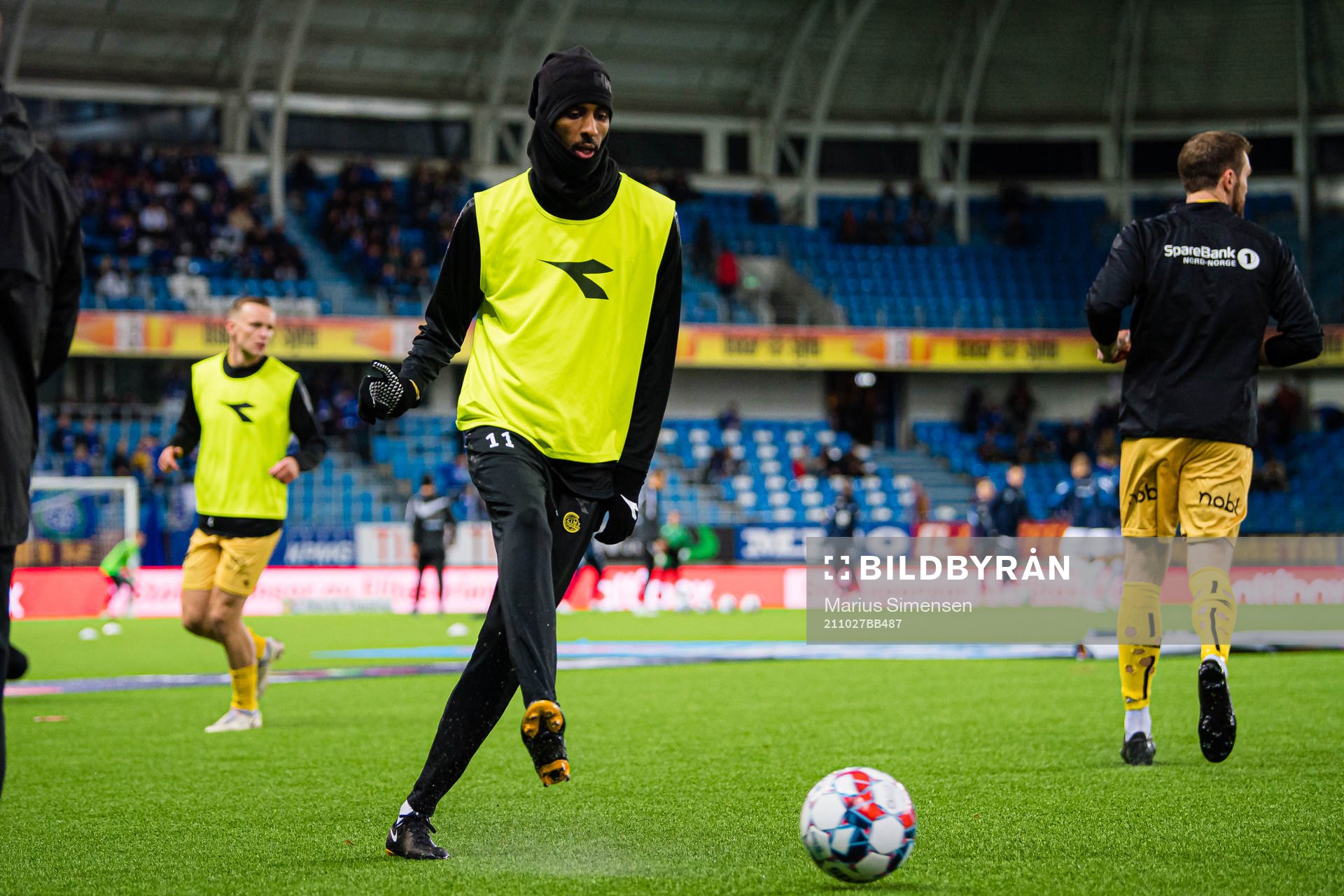 Amahl William D'Vaz Pellegrino of Bodø/Glimt warms up