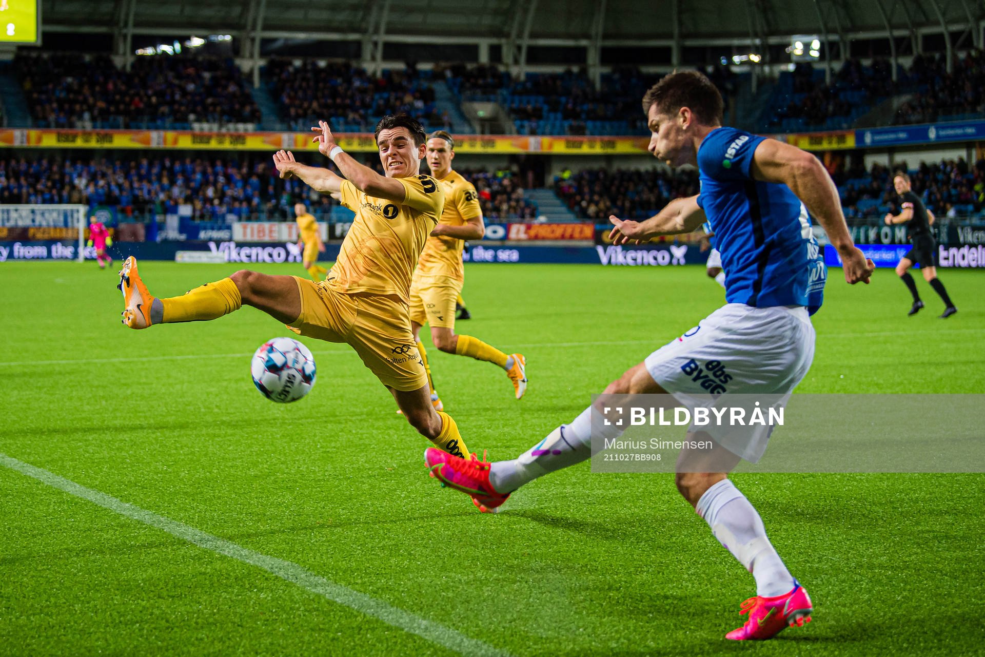 Hugo Vegard Vetlesen of Bodø/Glimt and Kristoffer Haugen