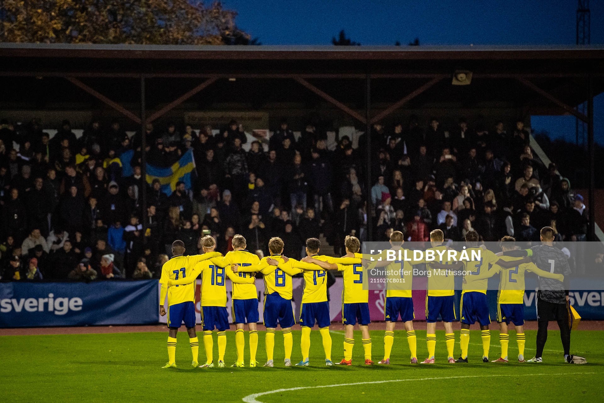 Sveriges spelare framför publiken