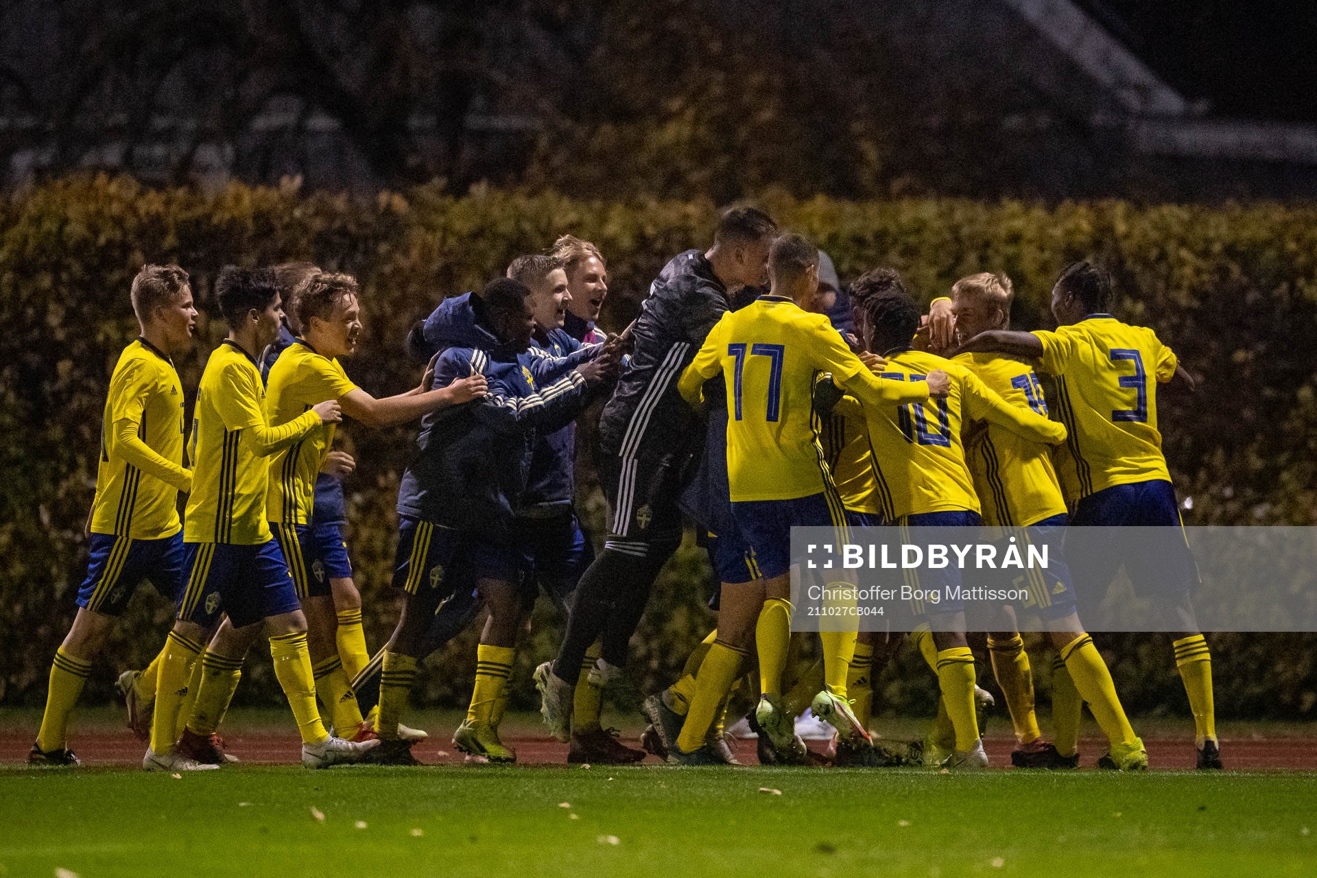 Sveriges spelare jublar efter 2-1 under en fotbollsmatch mellan Sverige och Belgien i en 3-nationsturnering den 27 oktober 2021 i Hörby.
