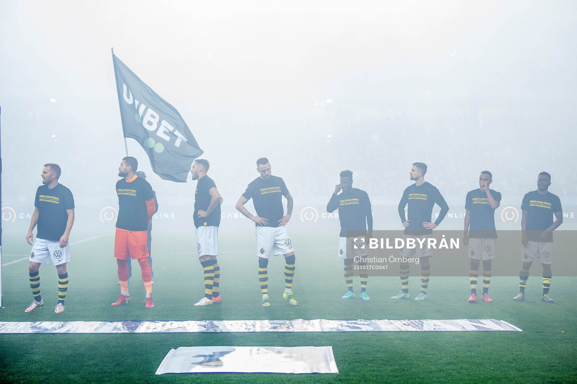 s spelare ställer upp innan fotbollsmatchen i Allsvenskan