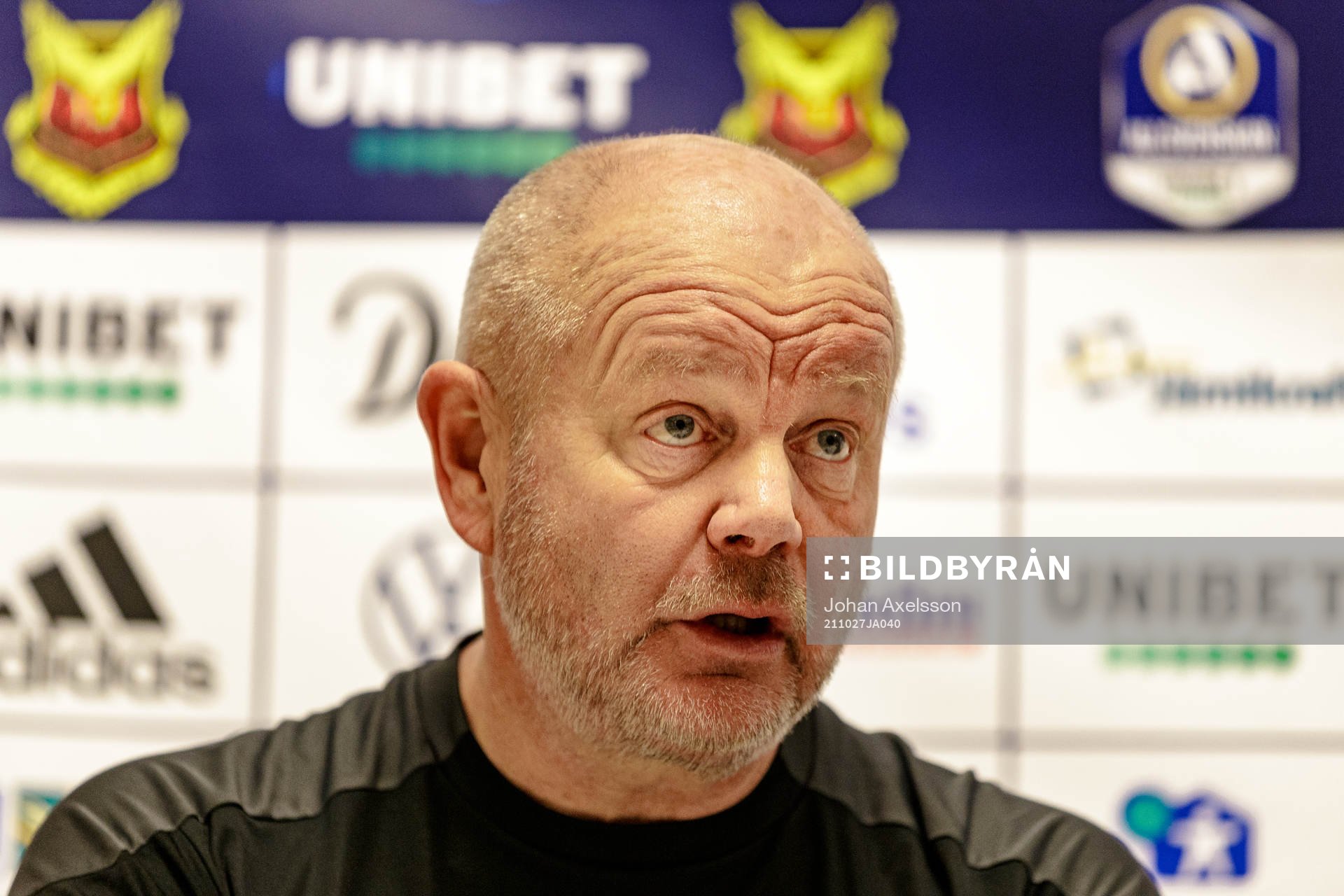 Häckens tränare Per-Mathias Högmo under presskonferensen efter  fotbollsmatchen i Allsvenskan mellan Östersund och Häcken den 27 oktober 2021 i Östersund. 