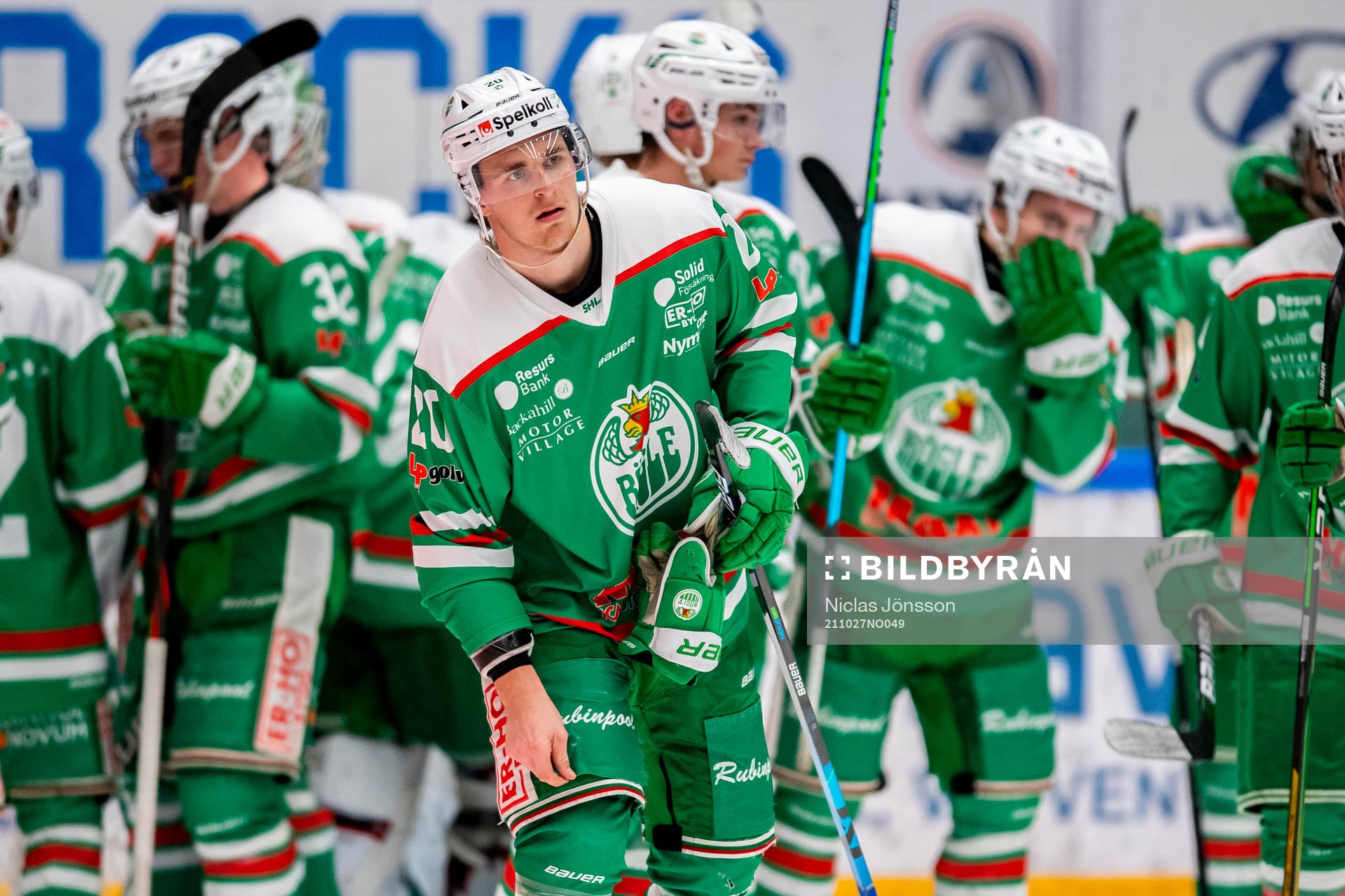 Rögles Andreas Torkelsson med lagkamrater