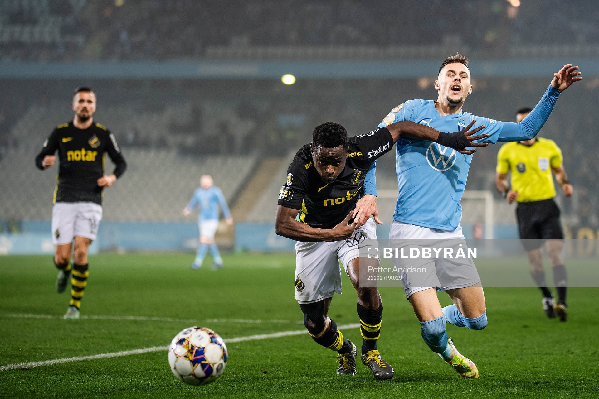 s Erick Otieno och Malmö FFs Veljko Birmancevic