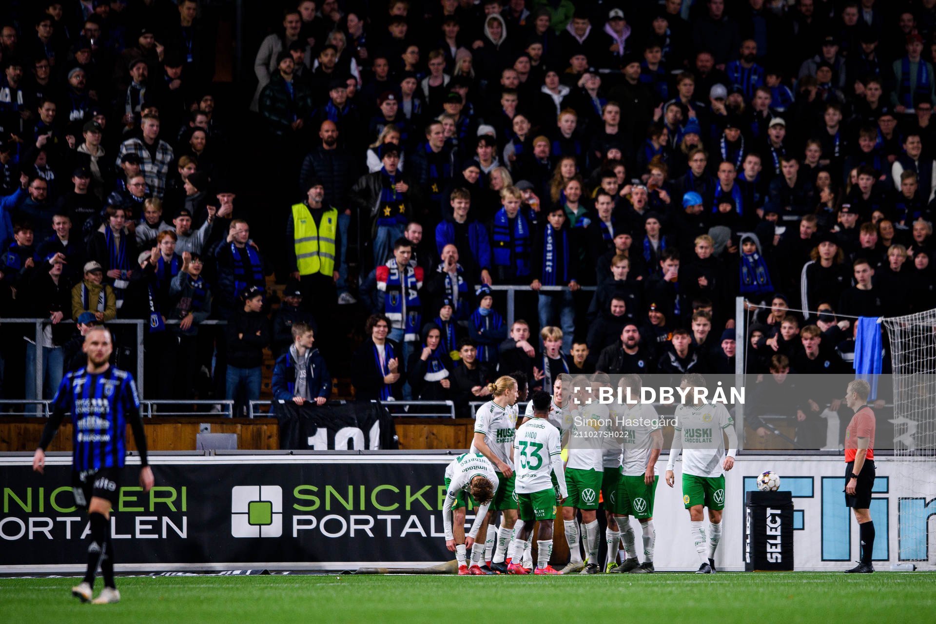 Hammarbys spelare jublar