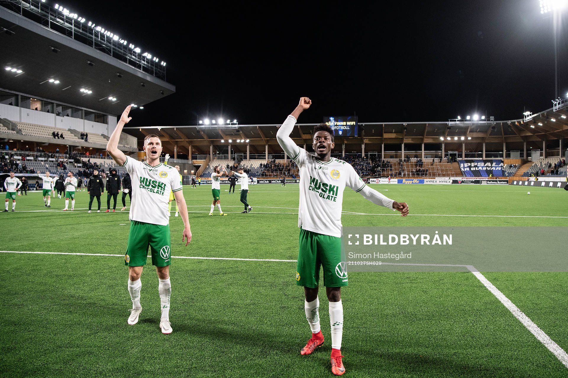 Hammarbys Richard Magyar och Aziz Mohammed Ouattara jublar