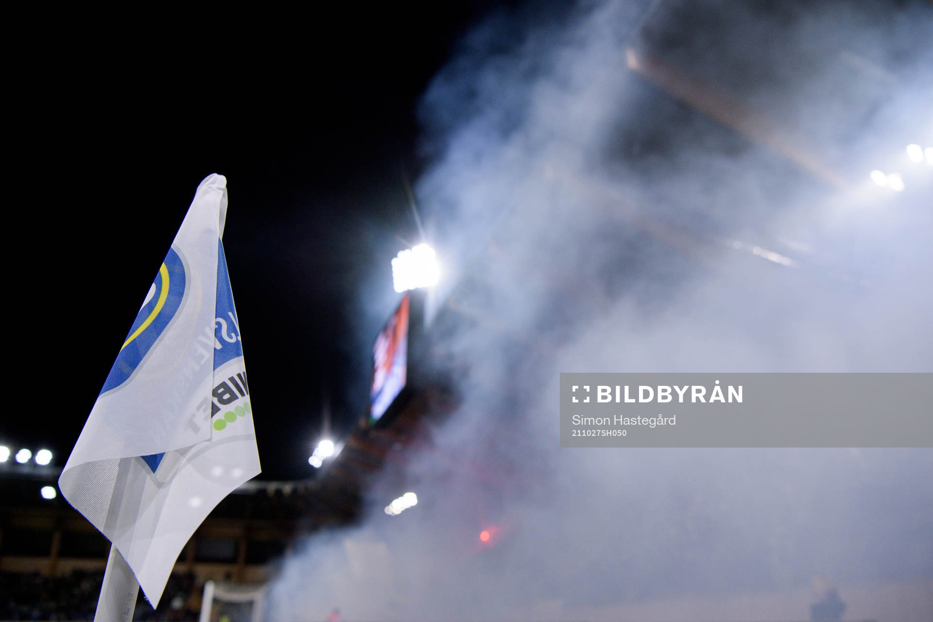 Hörnflagga framför Hammarbys supportrar