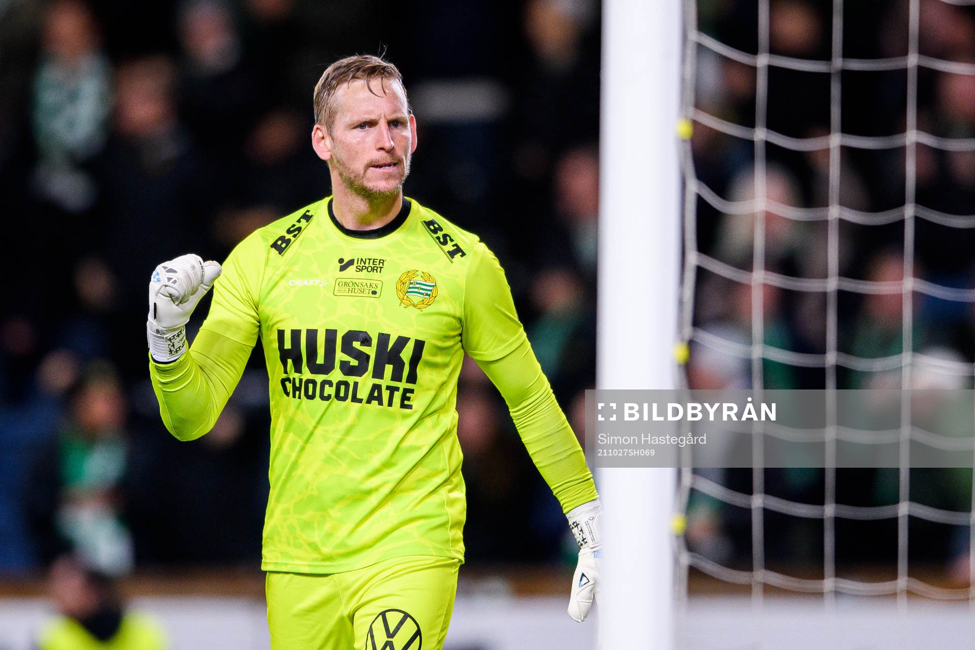 Hammarbys målvakt David Ousted  jublar