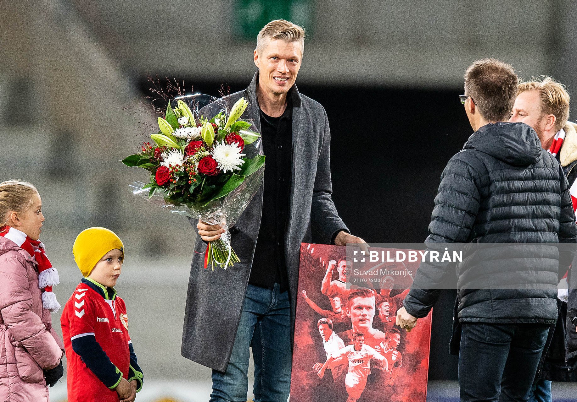Kalmars Victor Elm tackas av