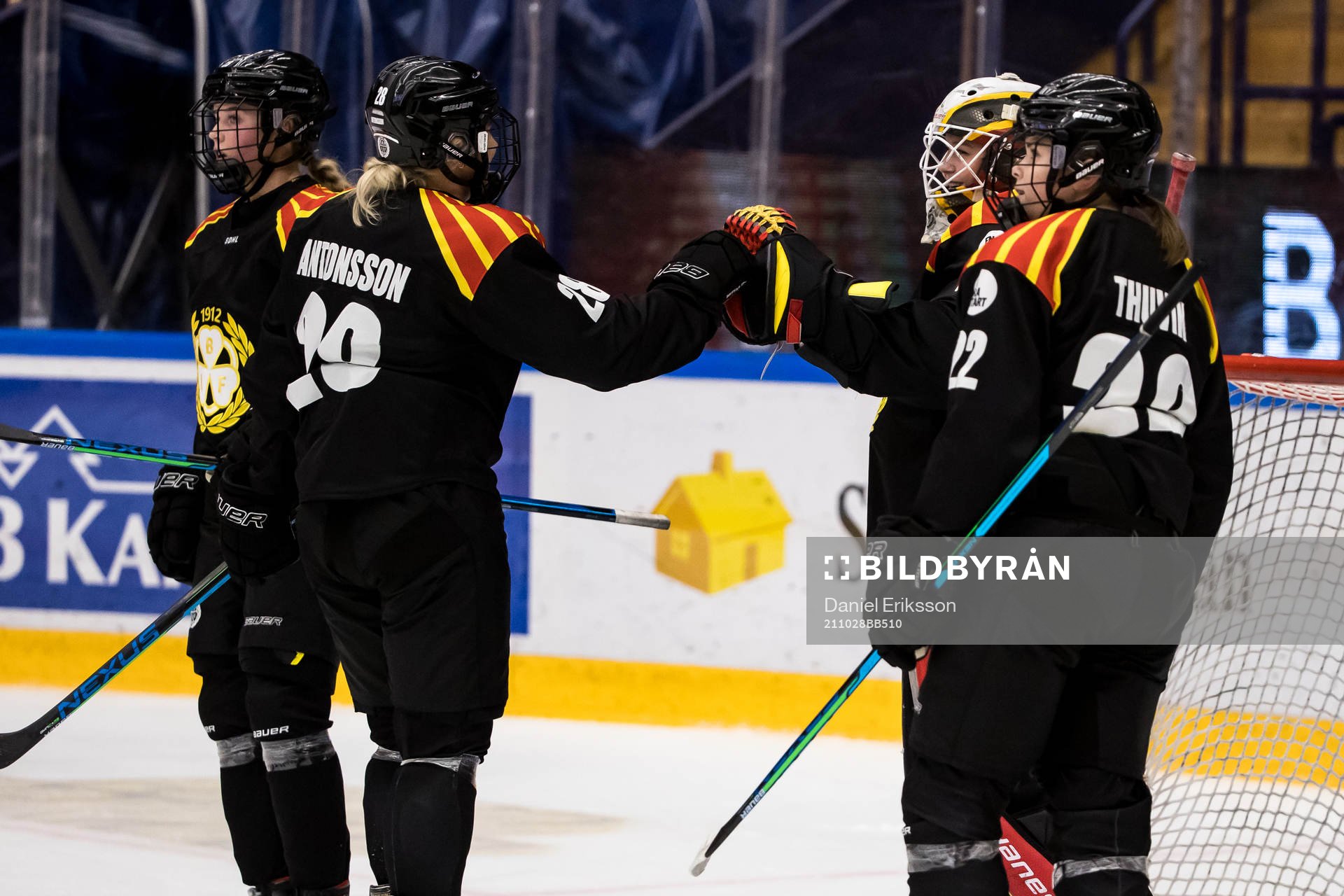 Brynäs målvakt Ellen Johnsson och  Jenny Antonsson