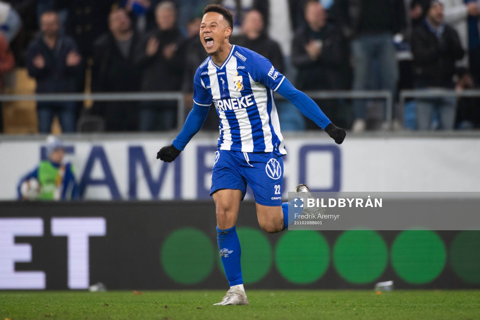 IFK Göteborgs Tobias Sana jublar under fotbollsmatchen i Allsvenskan mellan IFK Göteborg och Djurgården den 28 oktober 2021 i Göteborg.