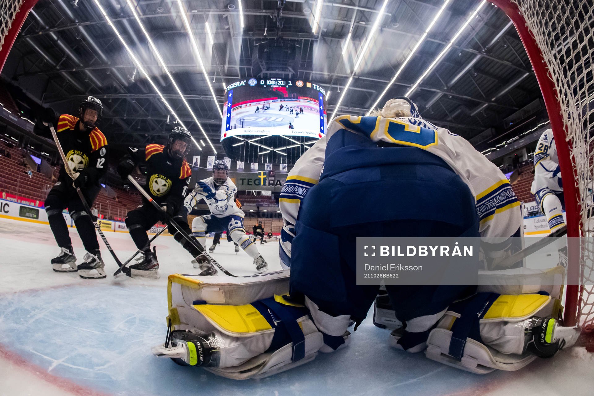 Brynäs Fanny Brolin och  Jaycee Gebhard framför Leksands