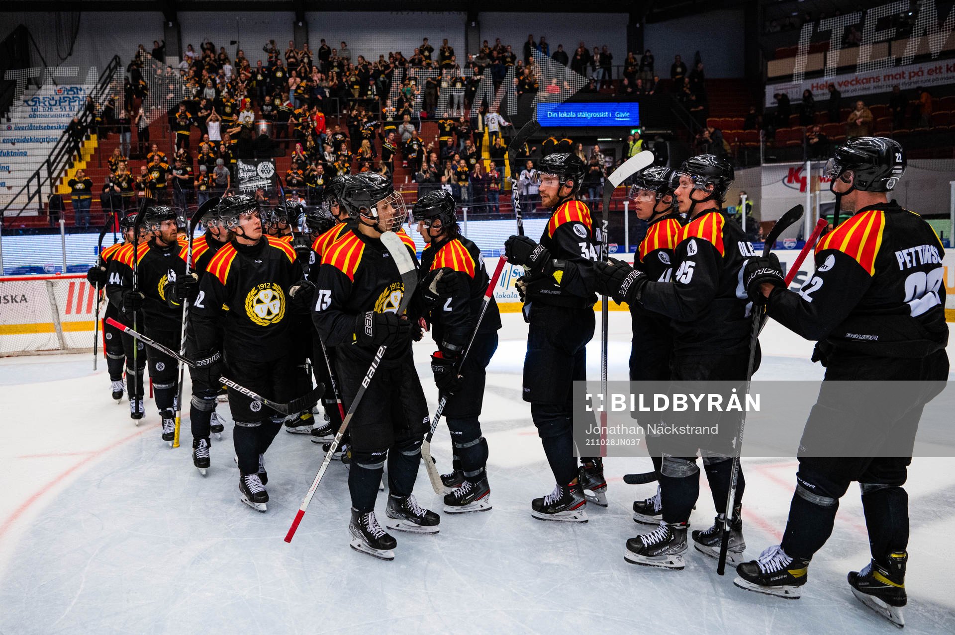 Brynäs spelare jublar
