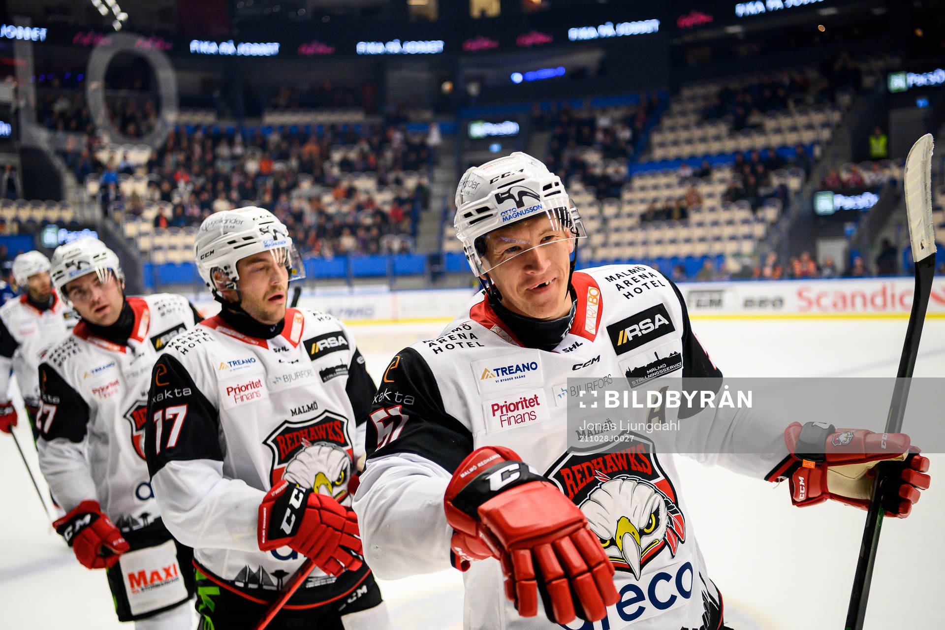 Malmö Redhawks Emil Sylvegård jublar