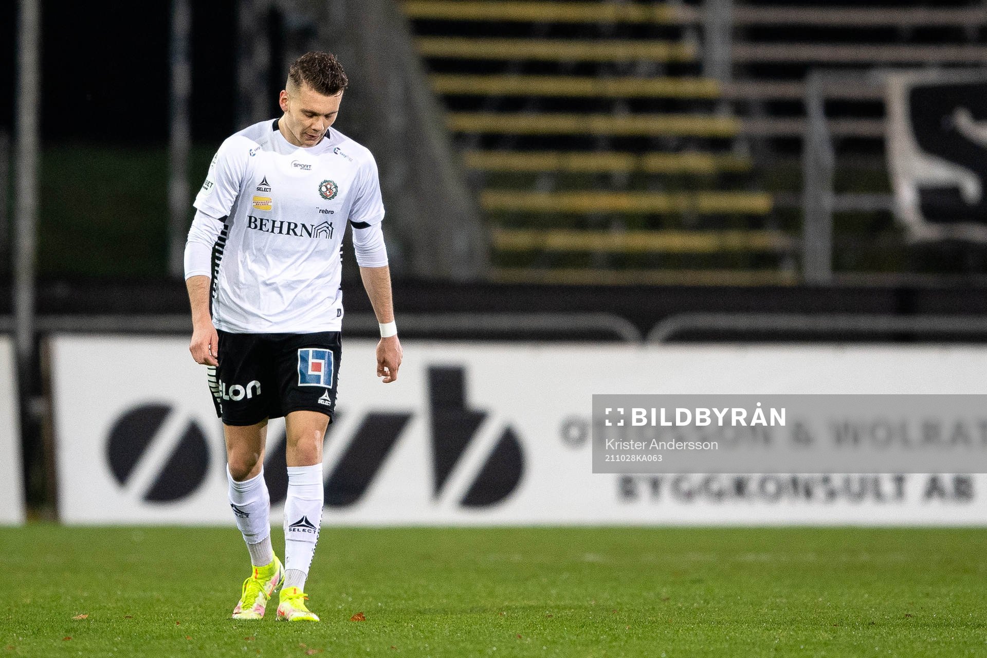 Örebros Jake Larsson deppar