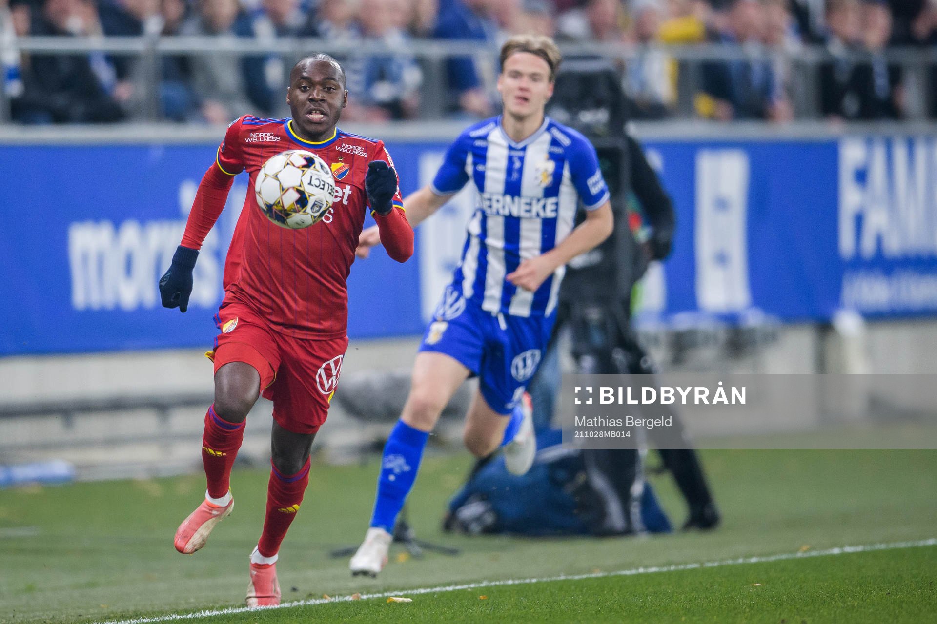 Djurgårdens Edward Chilufya och IFK Göteborgs August