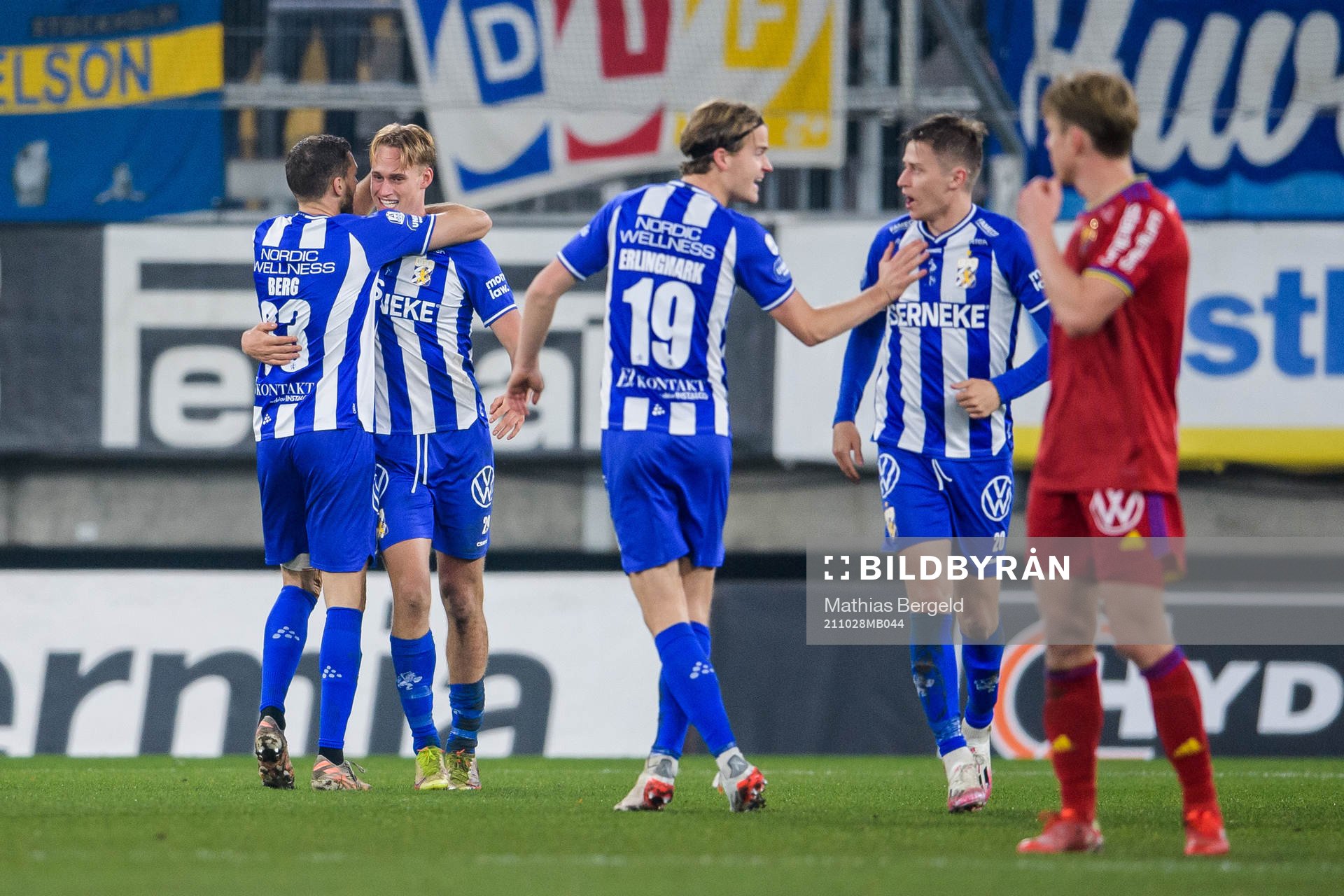IFK Göteborgs Marcus Berg jublar med Oscar Vilhelmsson