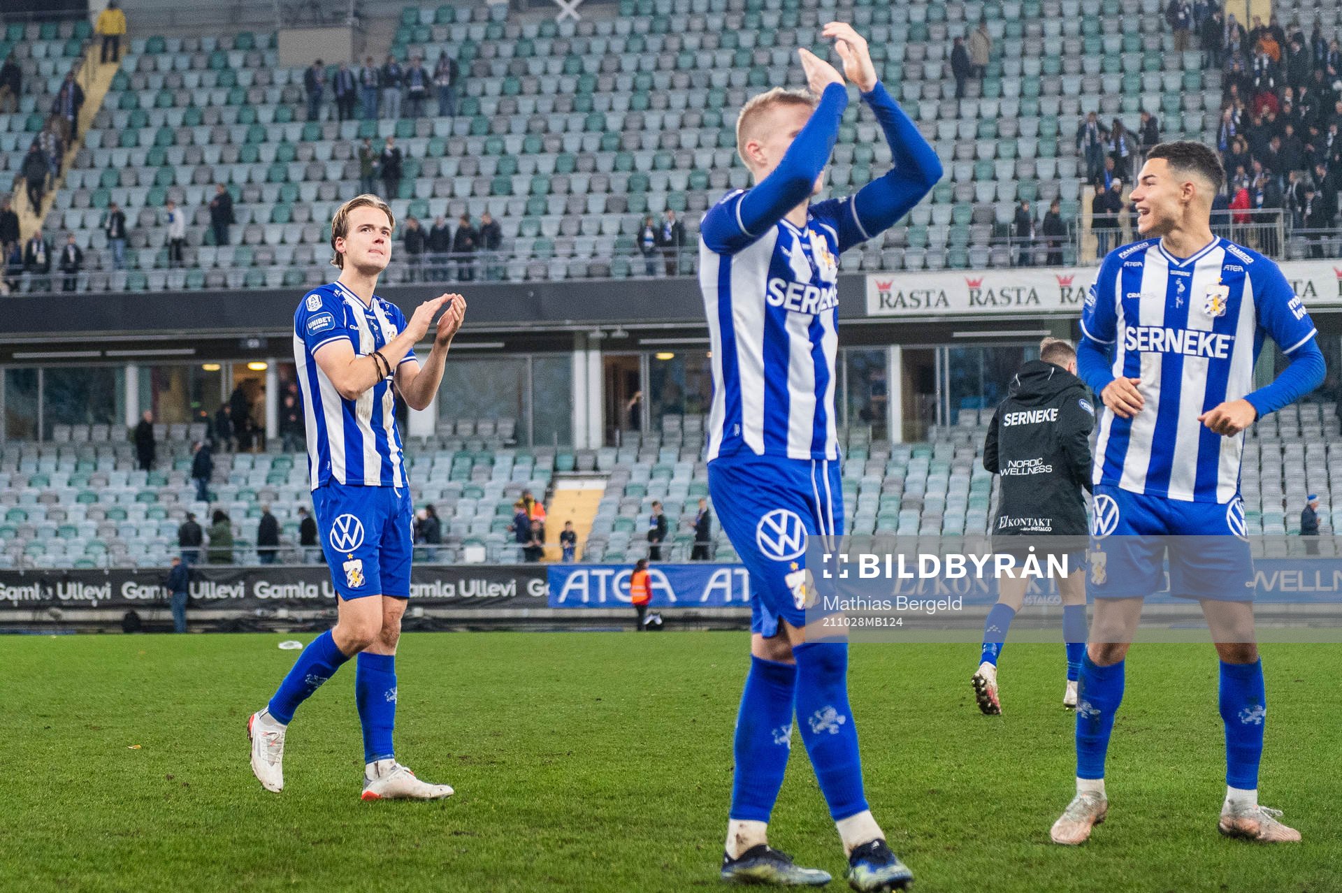 IFK Göteborgs August Erlingmark tackar publiken