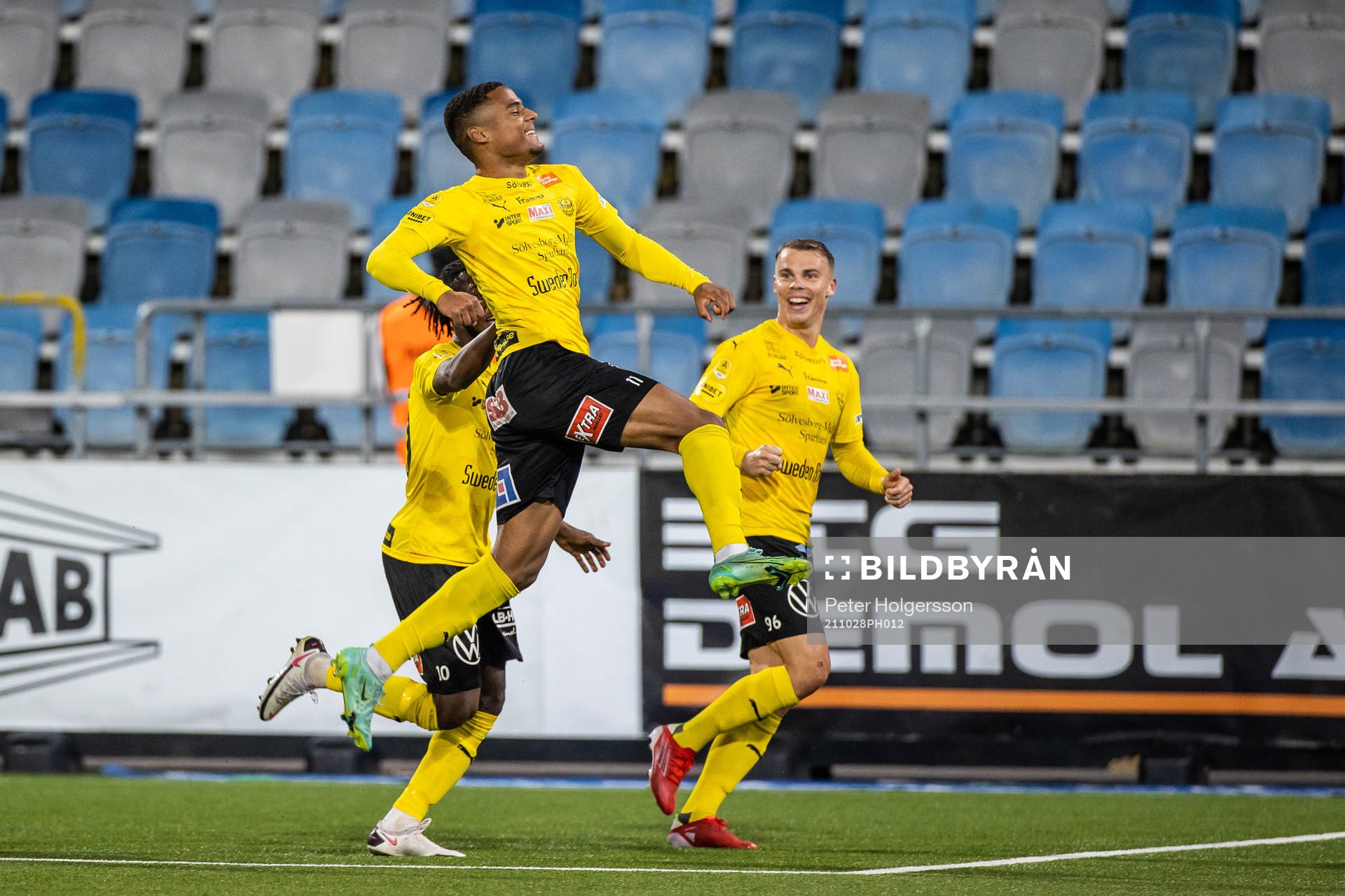 Mjällbys Amin Sarr jublar
