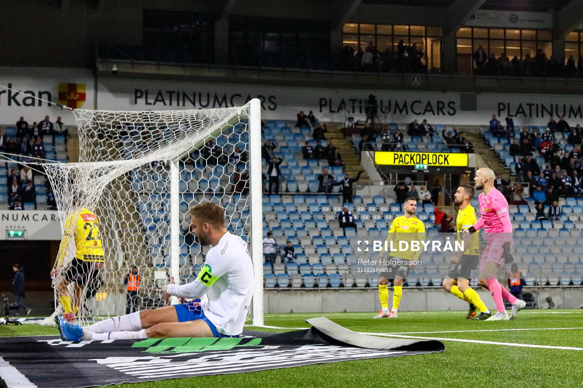 Målchans för IFK Norrköpings Christoffer Nyman under fotbollsmatchen i Allsvenskan mellan IFK Norrköping och Mjällby den 28 oktober 2021 i Norrköping.