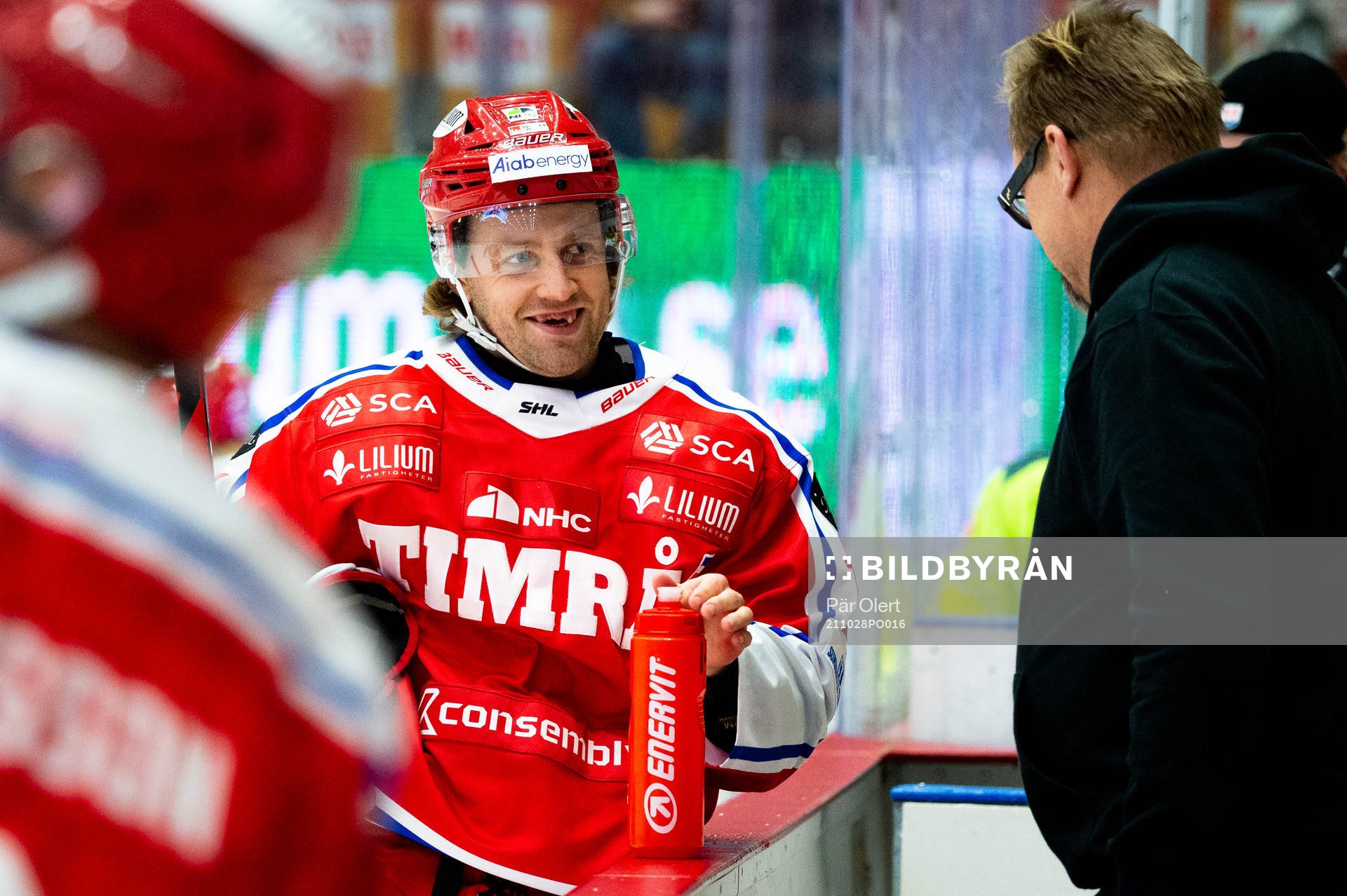 Timrås Albin Carlsson och materialförvaltaren Anders Huss