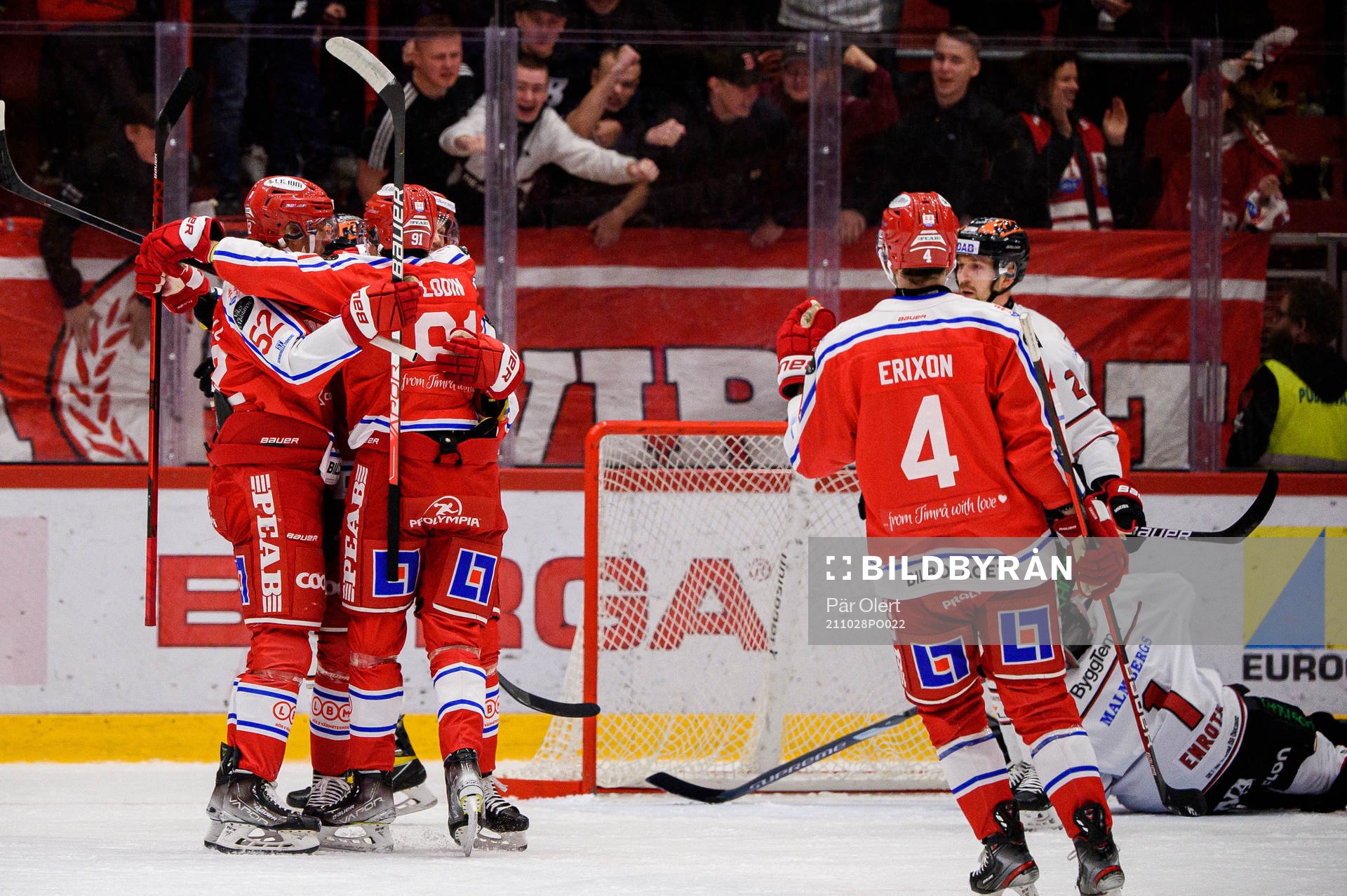 Timrås spelare jublar