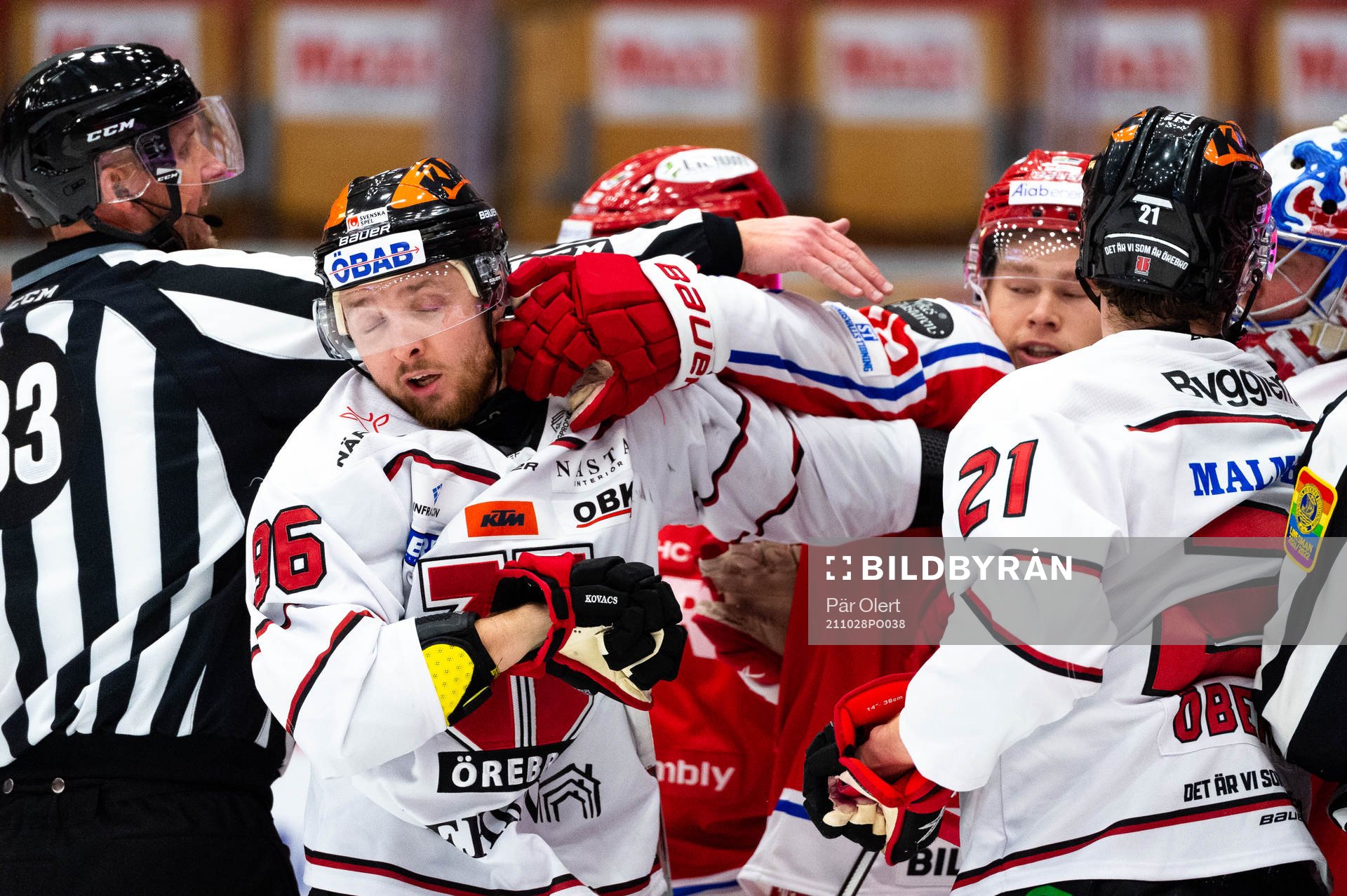 Örebros Robin Kovacs och Timrås Filip Westerlund