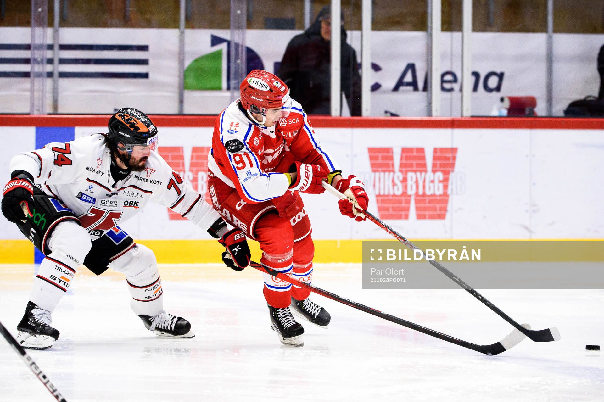 Örebros Nick Ebert och Timrås Viktor Lodin