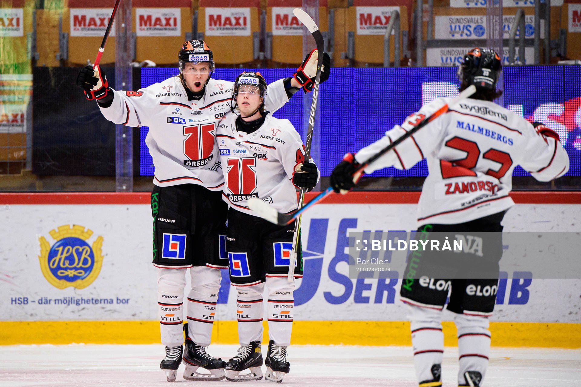 Örebros Rodrigo Abols jublar