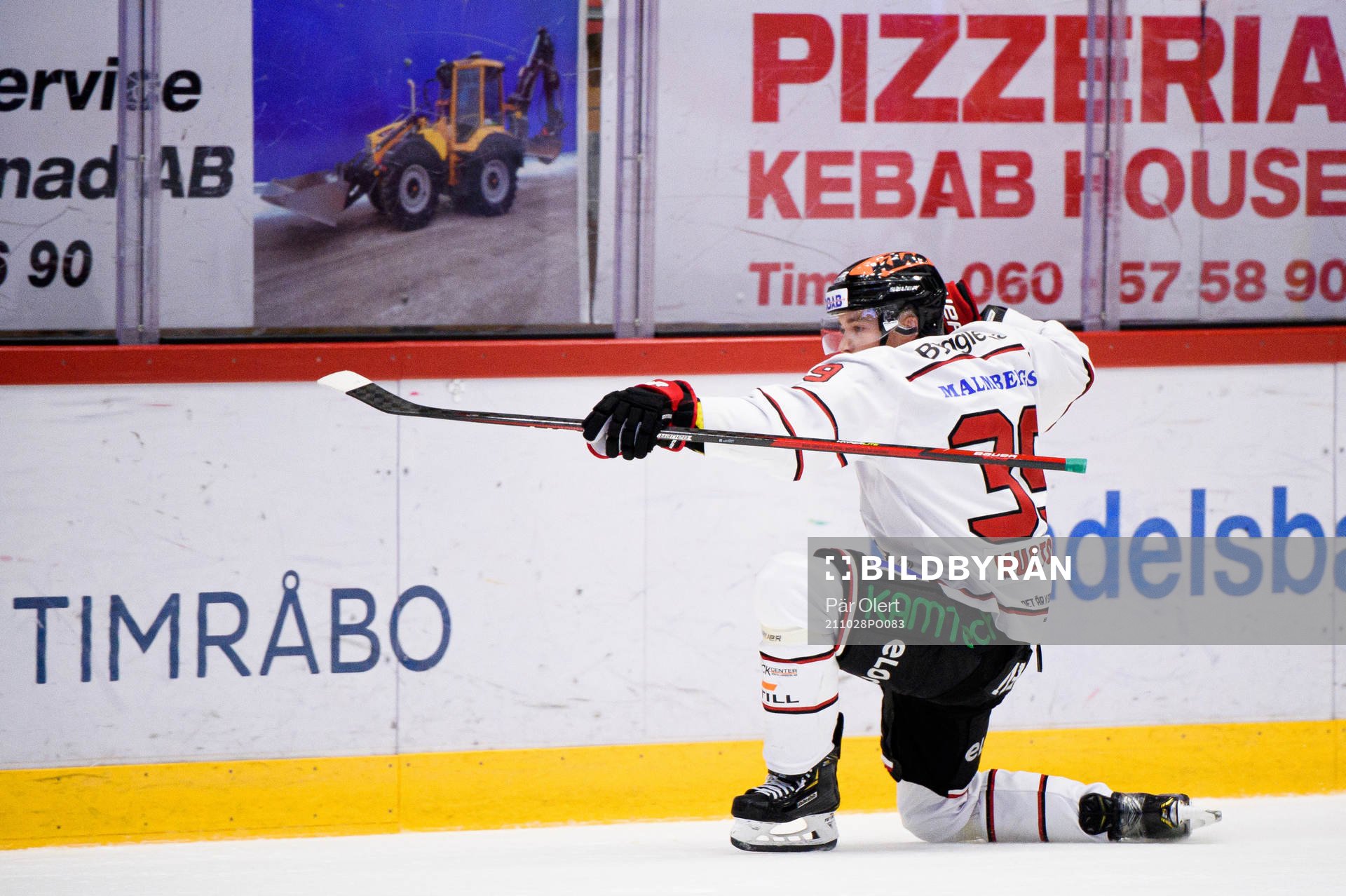 Örebros Joel Mustonen jublar