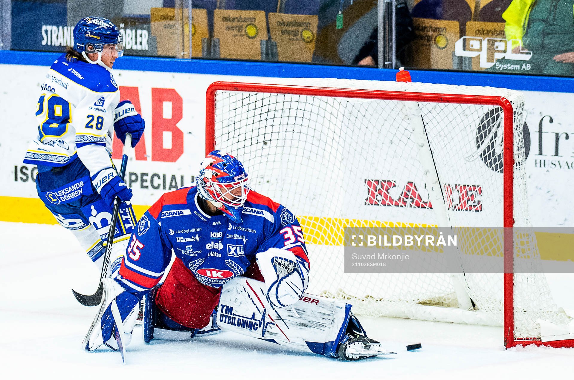 Leksands Justin Kloos gör 1-2 bakom Oskarshamns målvakt
