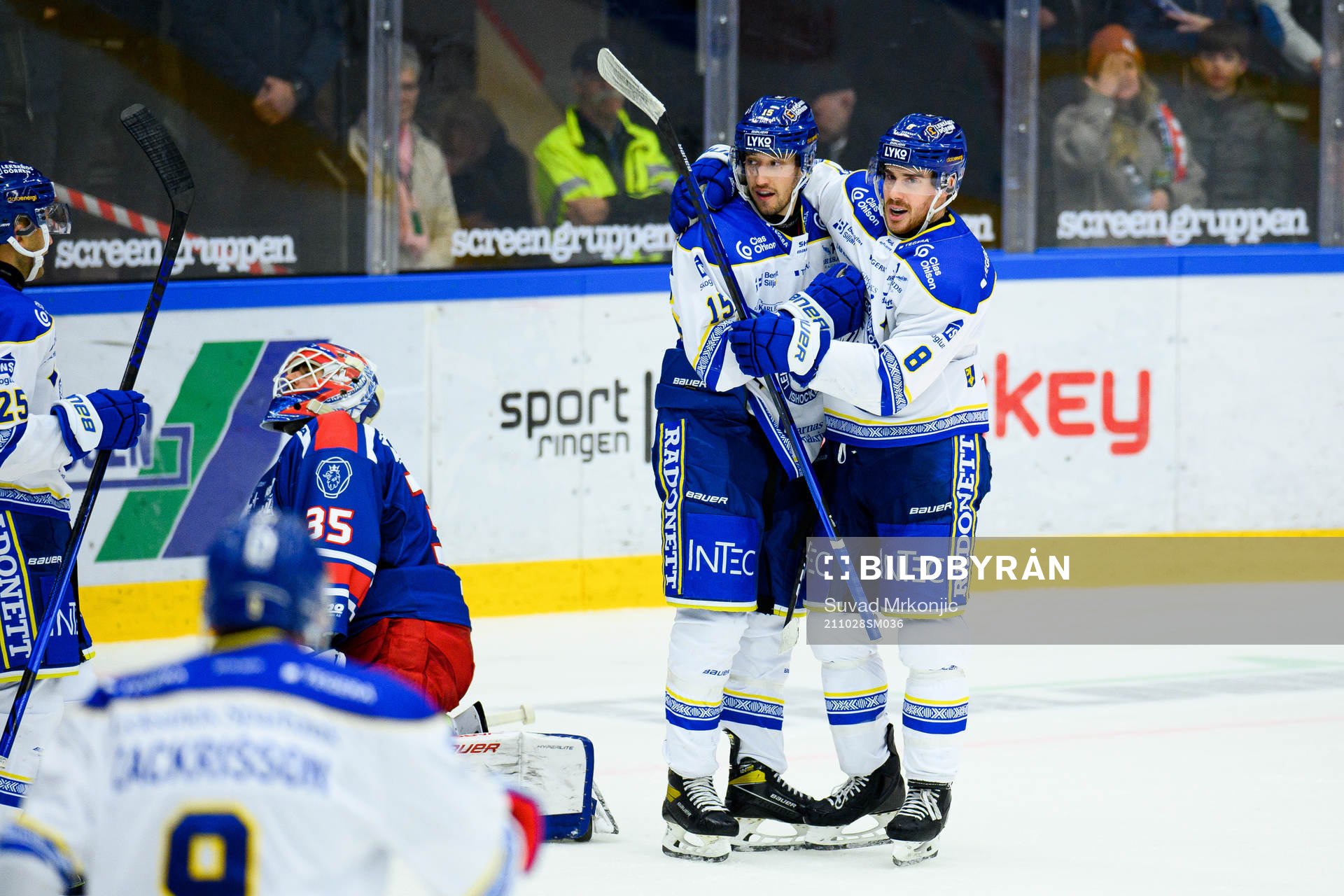 Leksands Max Veronneau och Matt Caito jublar
