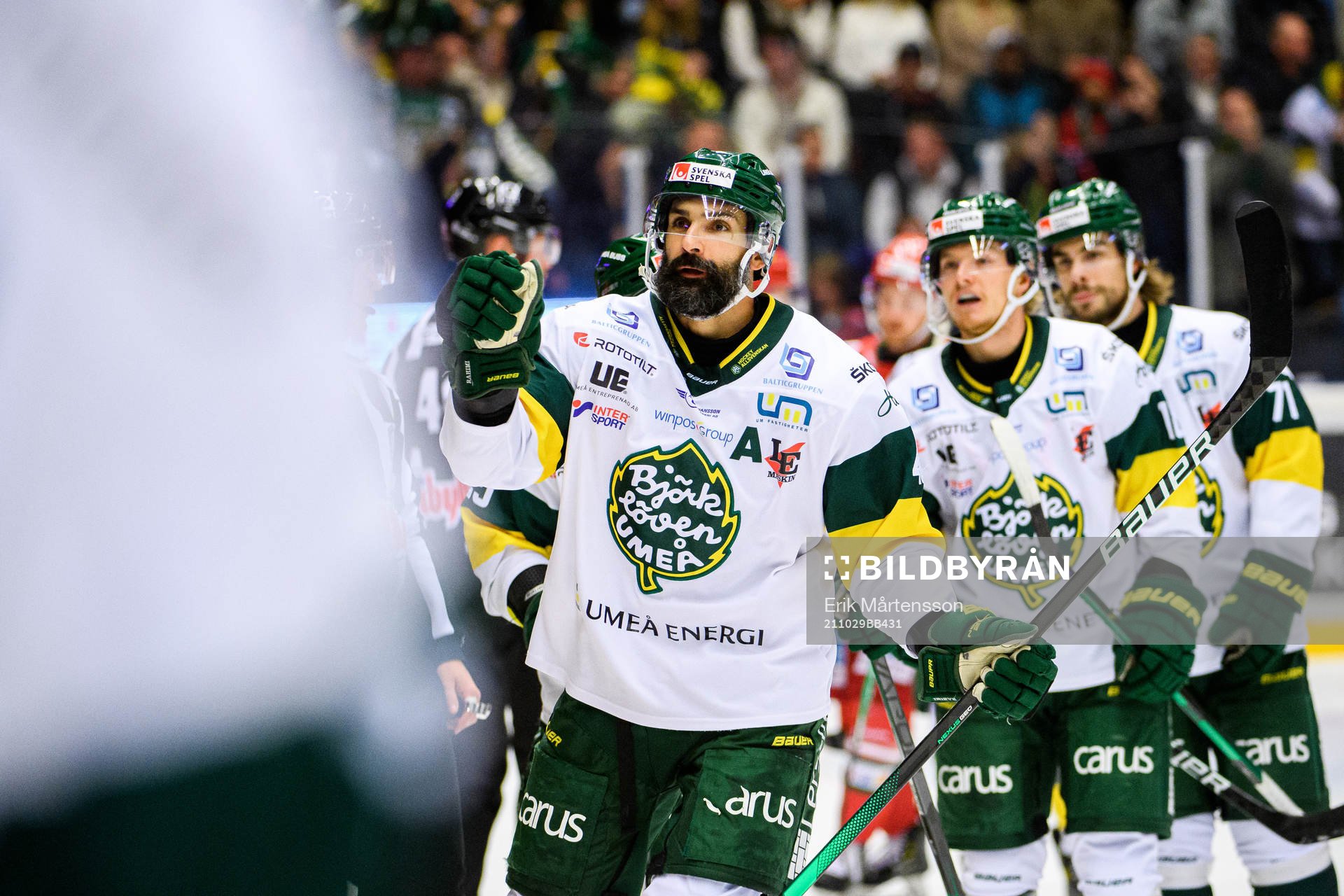 Björklövens Daniel Rahimi jublar