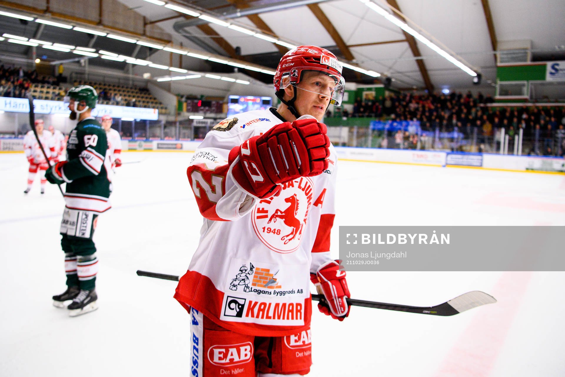 Troja-Ljungbys  Joakim Hillding jublar