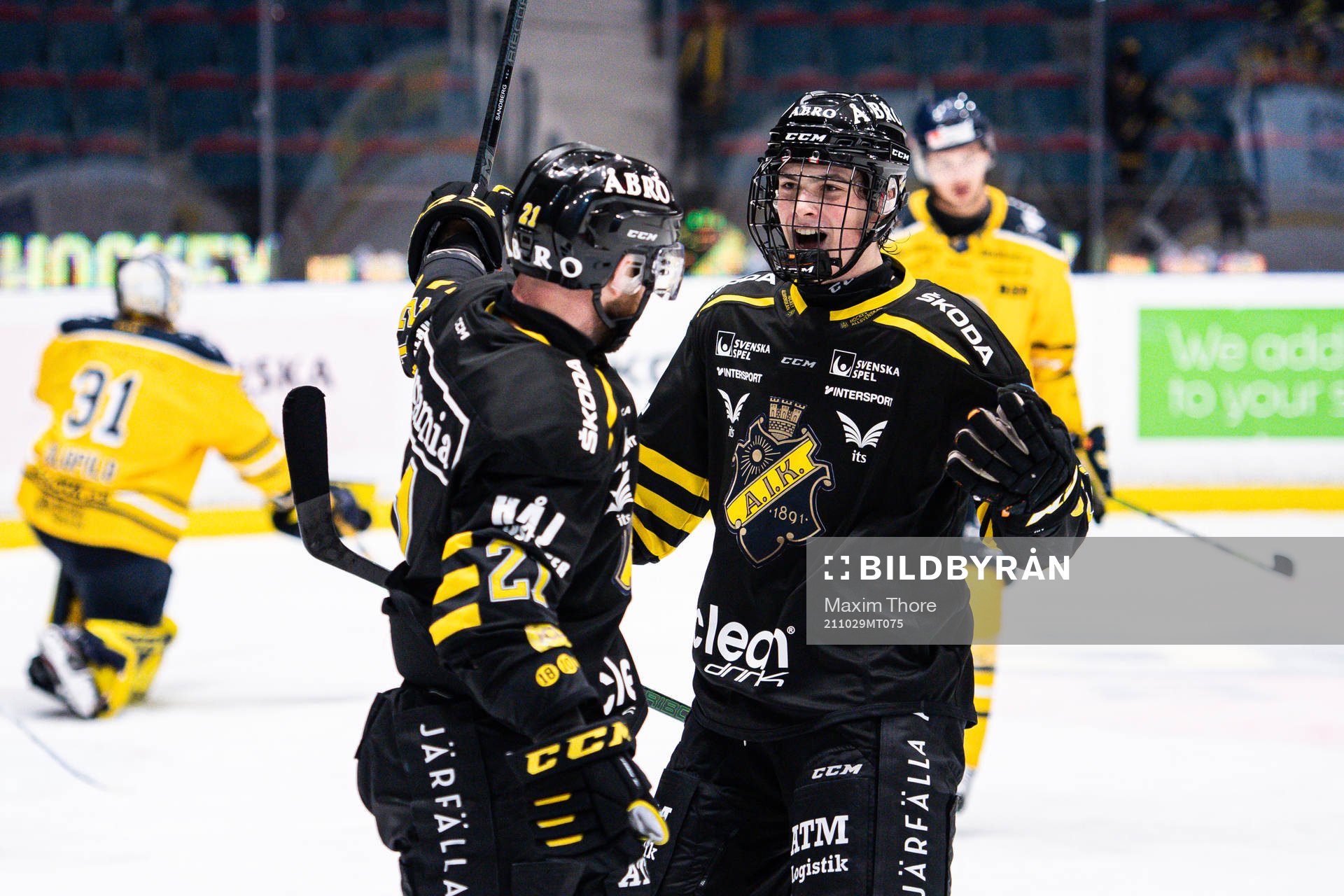 s Christian Sandberg och Dalibor Dvorsky jublar
