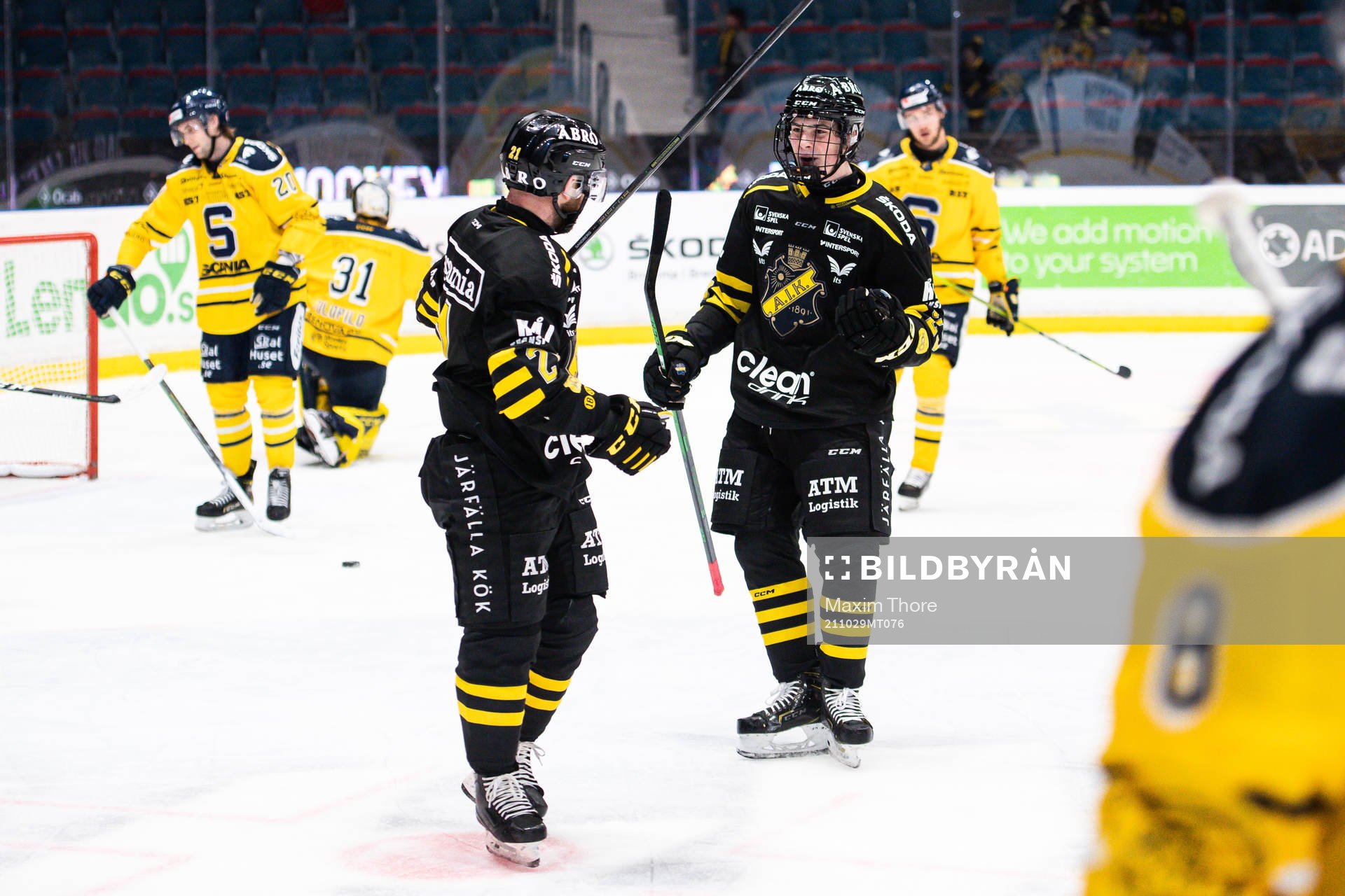s Christian Sandberg och Dalibor Dvorsky jublar