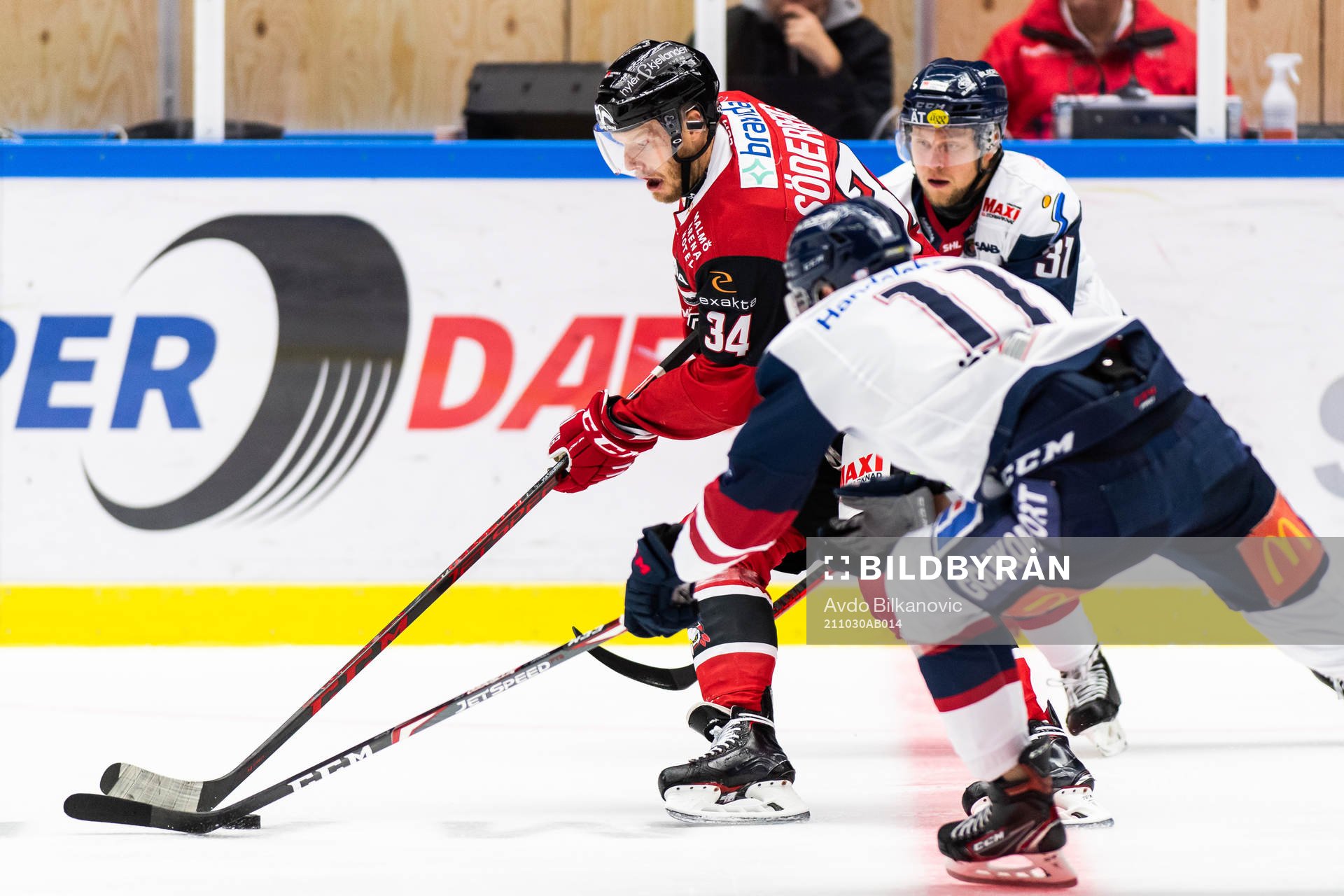 Malmö Redhawks Carl Söderberg och Linköpings Jesper